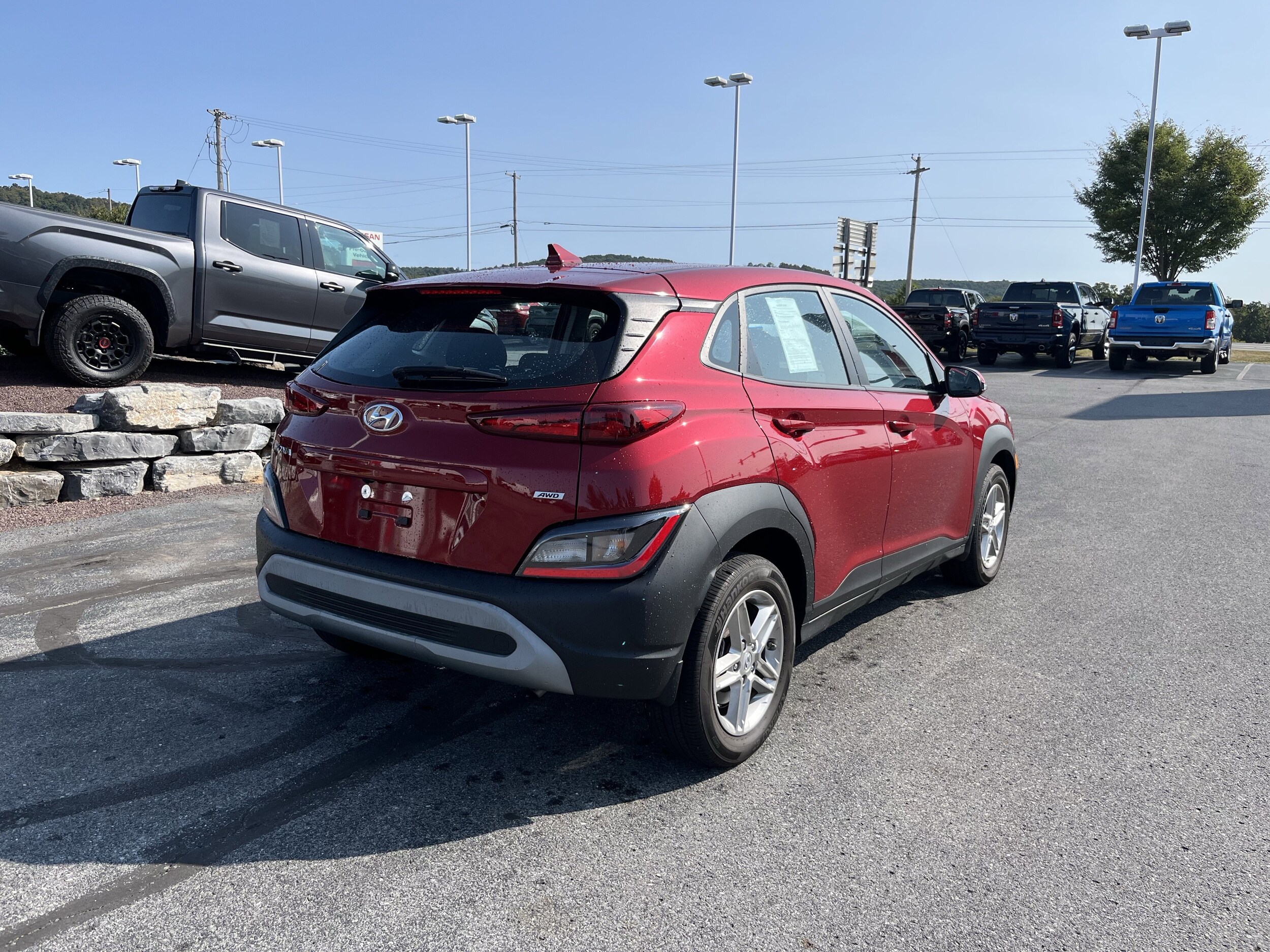2023 Hyundai Kona SE photo 3