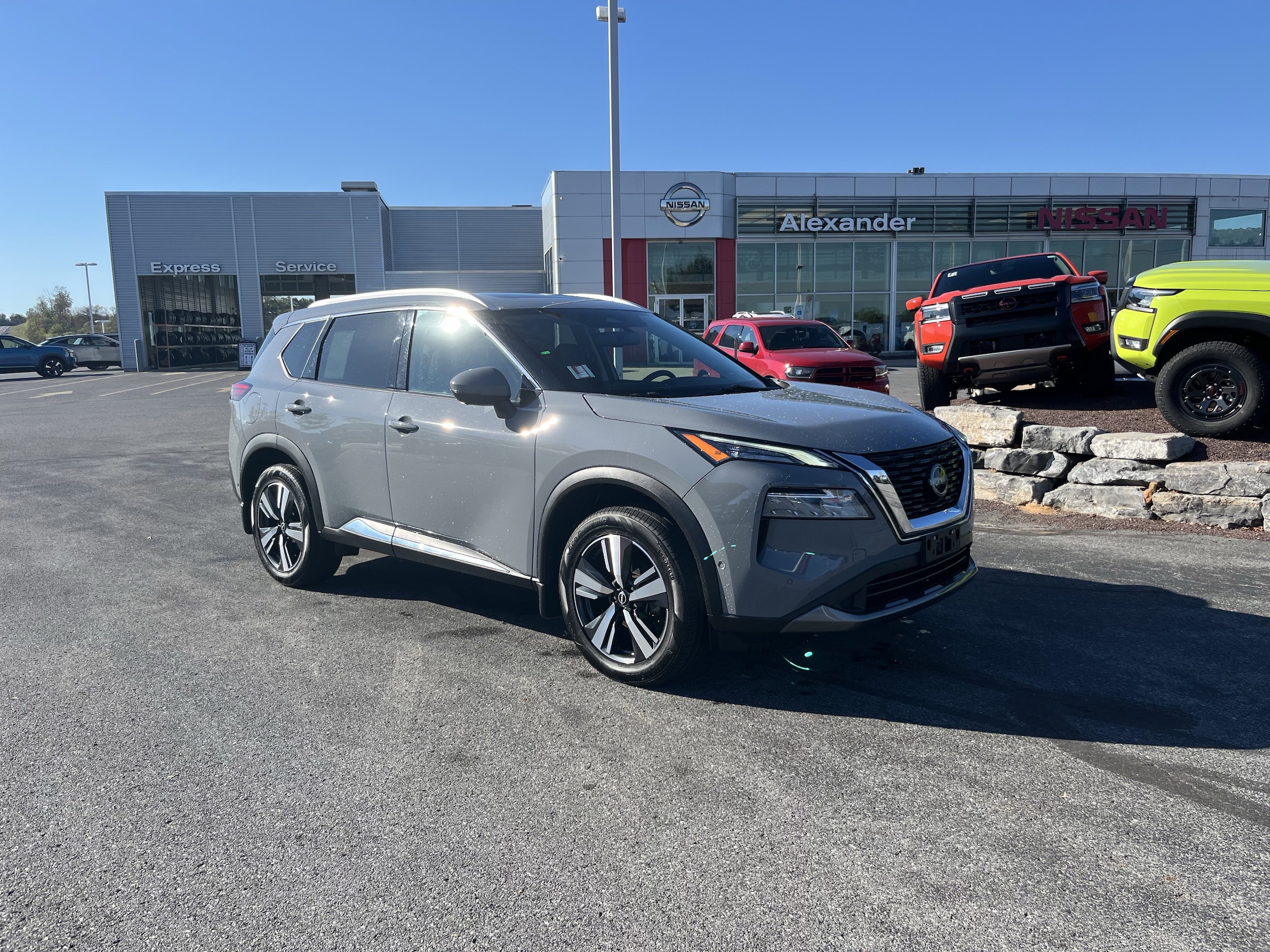 2023 Nissan Rogue SL