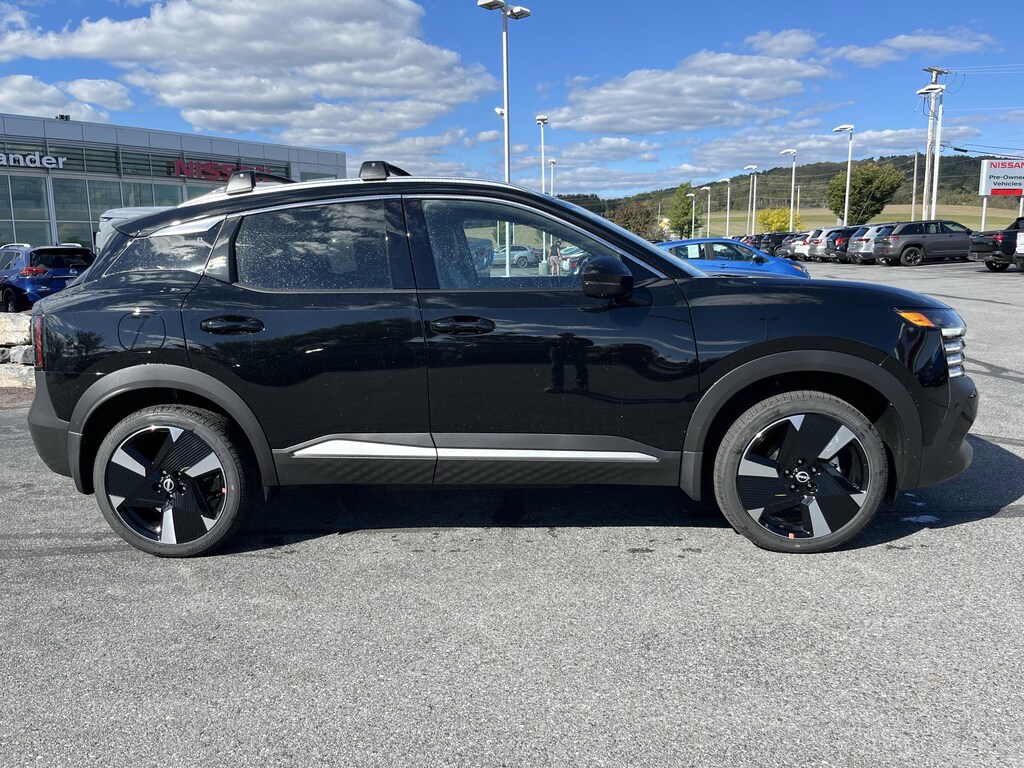 New 2026 Nissan Kicks SR SUV