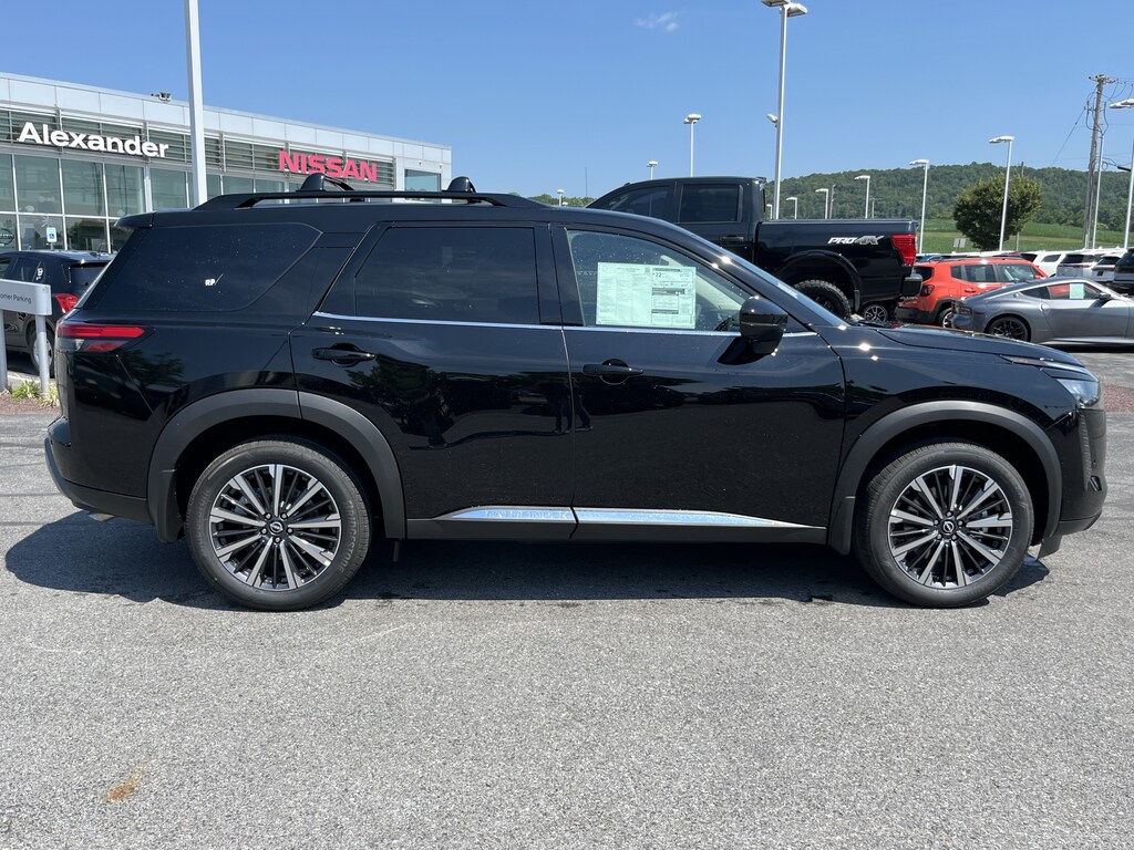 New 2026 Nissan Pathfinder Platinum SUV