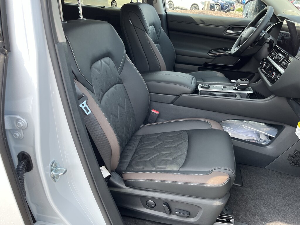 New 2026 Nissan Pathfinder Platinum SUV