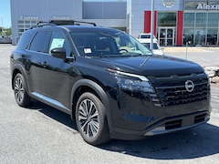 2026 Nissan Pathfinder Platinum SUV