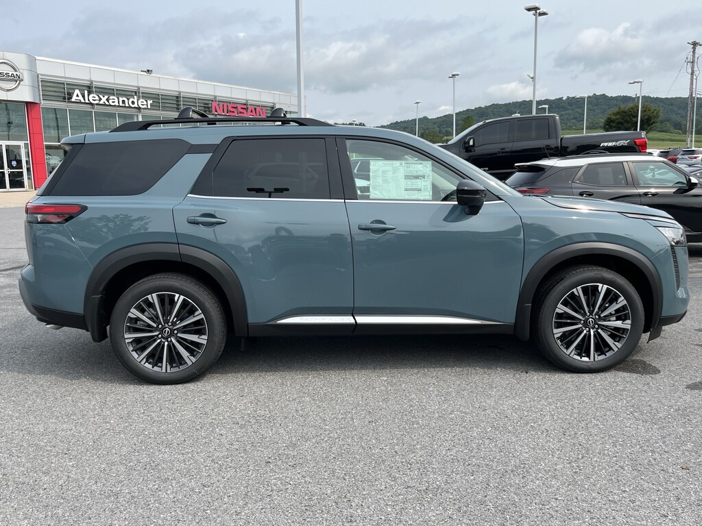 New 2026 Nissan Pathfinder Platinum SUV