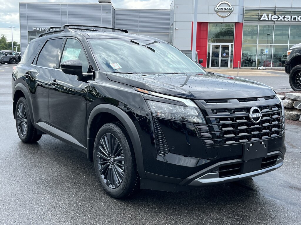 New 2026 Nissan Pathfinder SL SUV