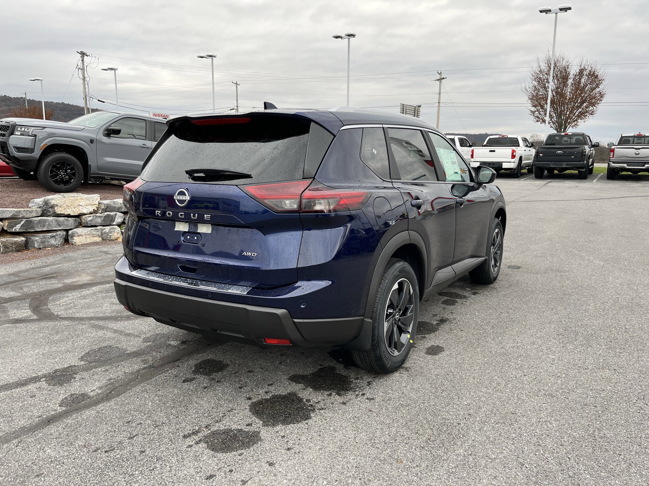 2026 Nissan Rogue SV photo 3
