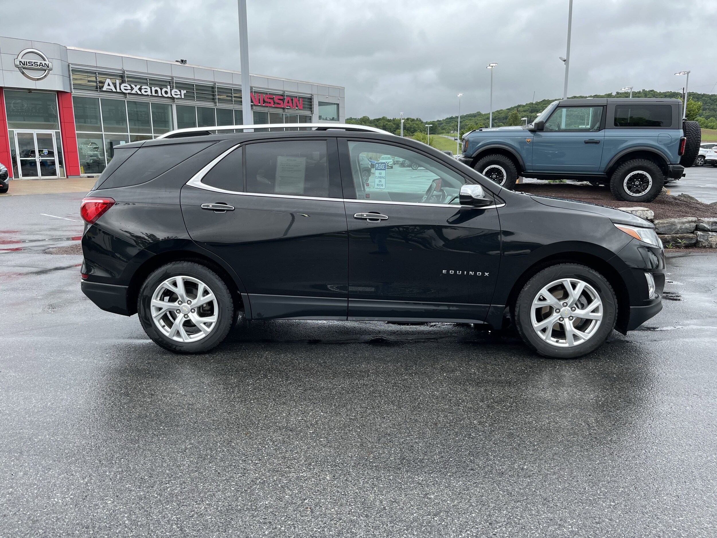2019 Chevrolet Equinox Premier photo 2