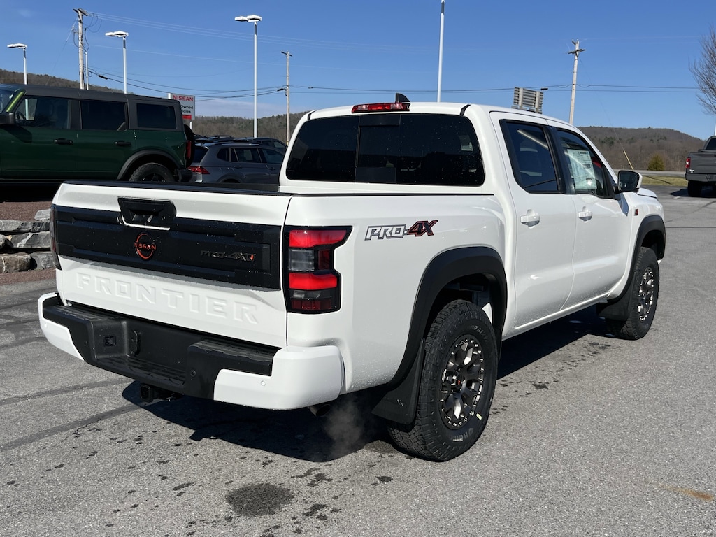 New 2026 Nissan Frontier PRO-4X w/R Package Truck Crew Cab