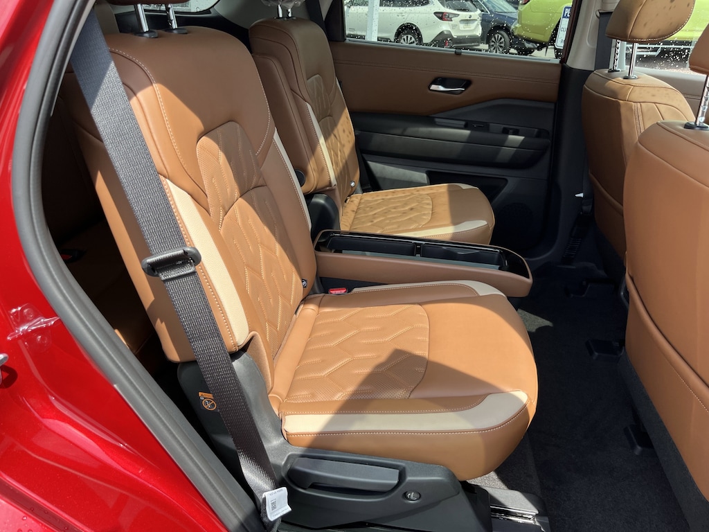 New 2026 Nissan Pathfinder Platinum SUV