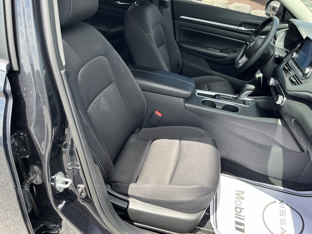 Used 2022 Nissan Altima 2.5 SV Sedan