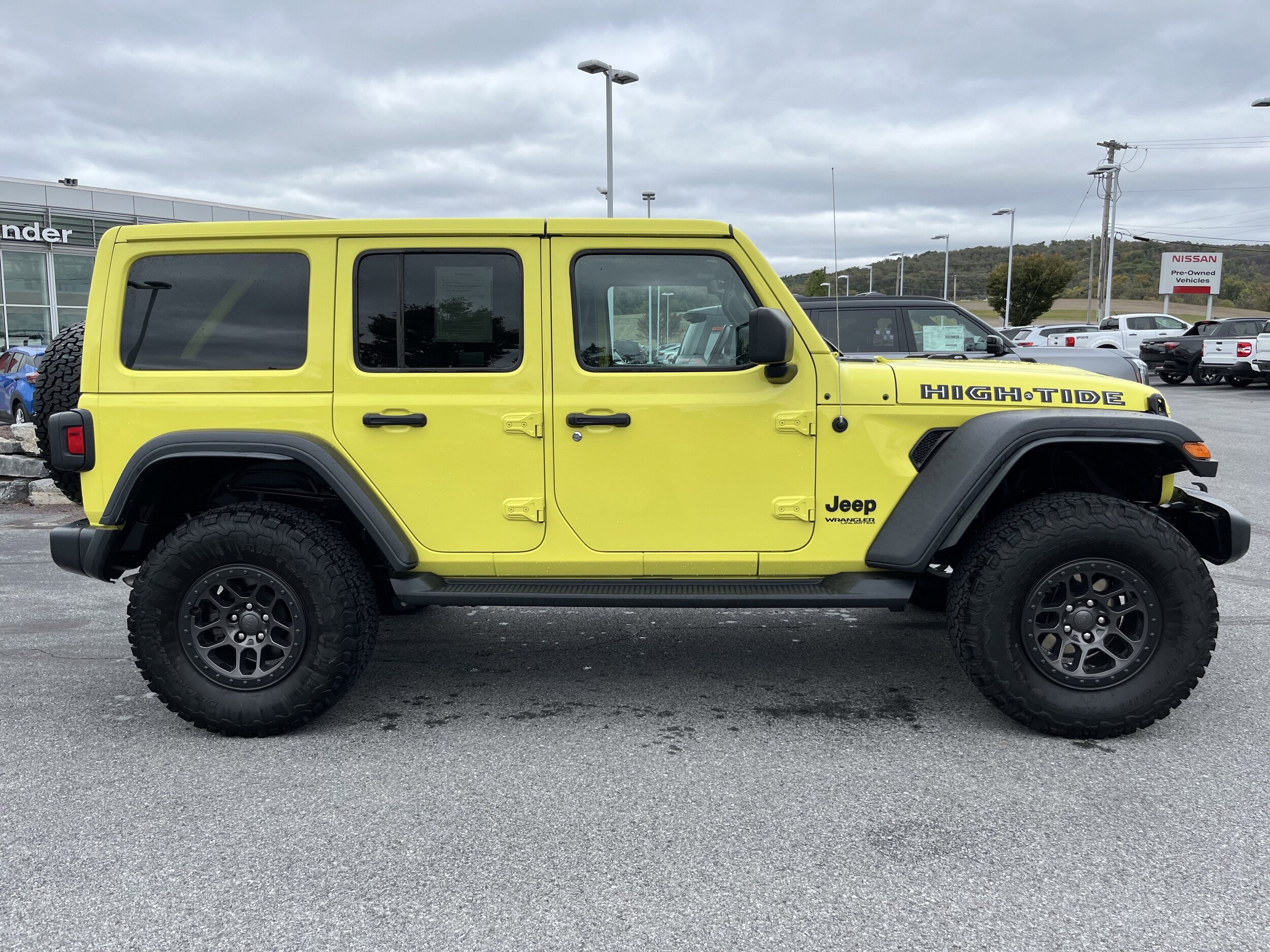 2022 Jeep Wrangler Unlimited Sport High Tide photo 2