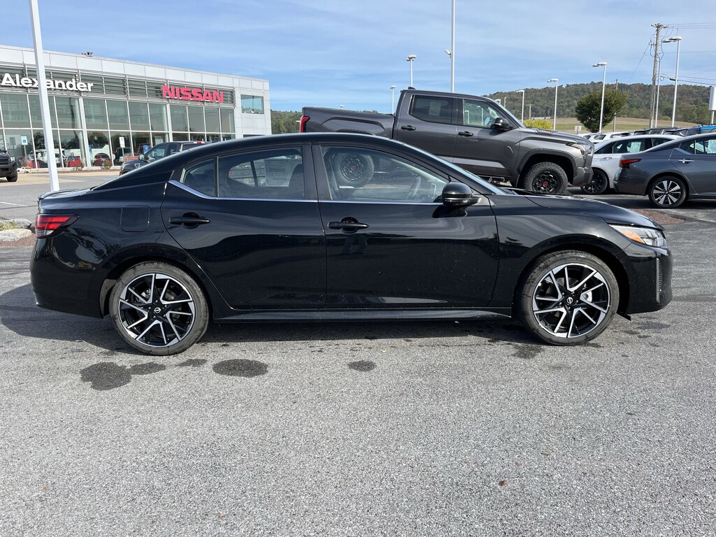 New 2025 Nissan Sentra SR Sedan