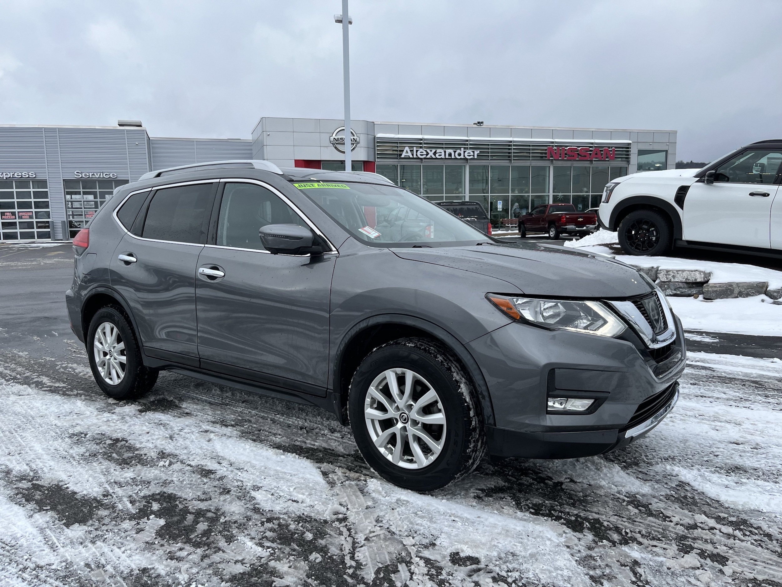 2017 Nissan Rogue SV's photo