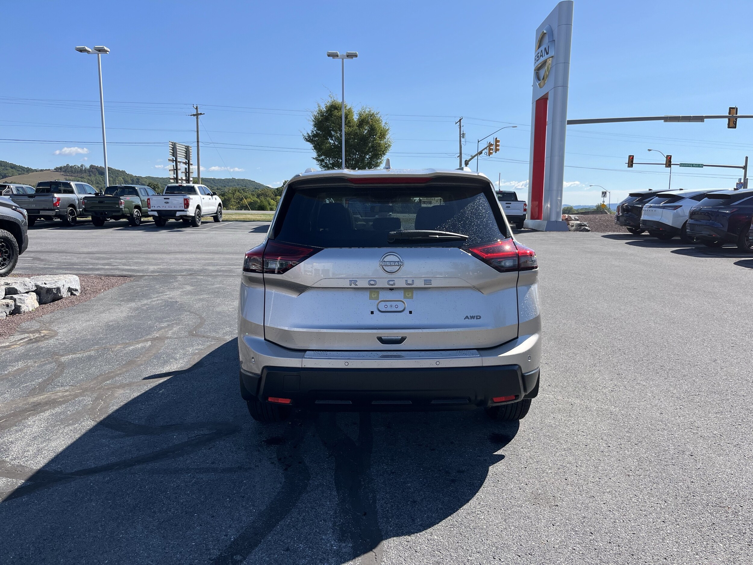 2026 Nissan Rogue SV photo 3