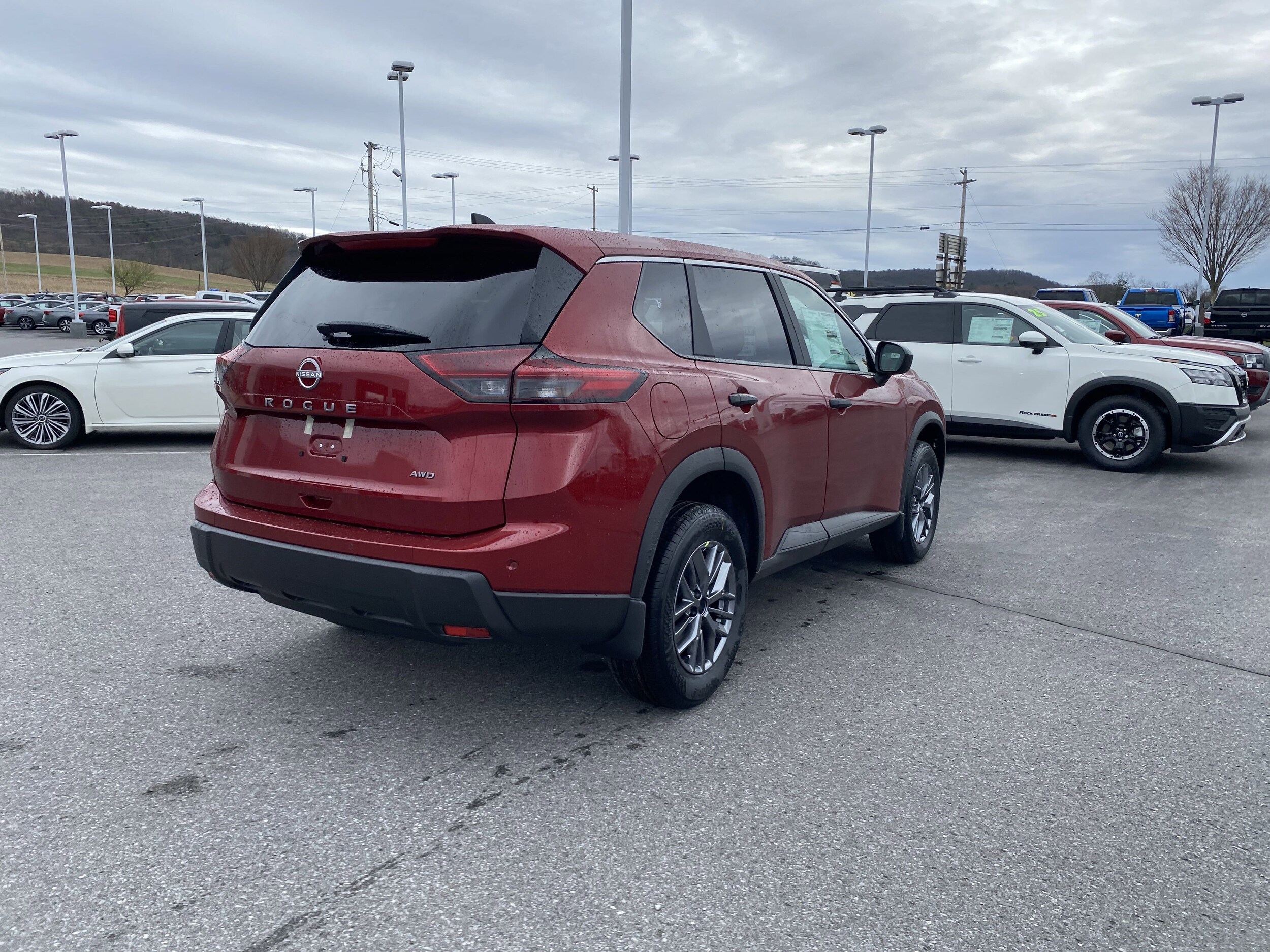 2025 Nissan Rogue S photo 3
