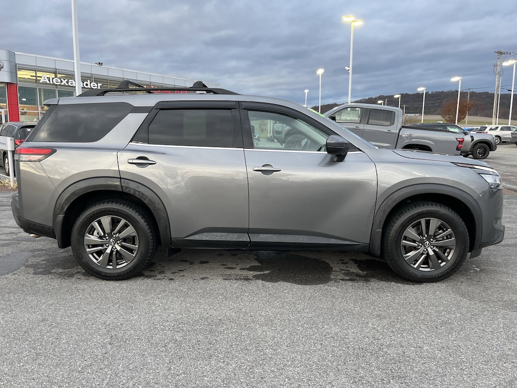 Used 2022 Nissan Pathfinder SV SUV