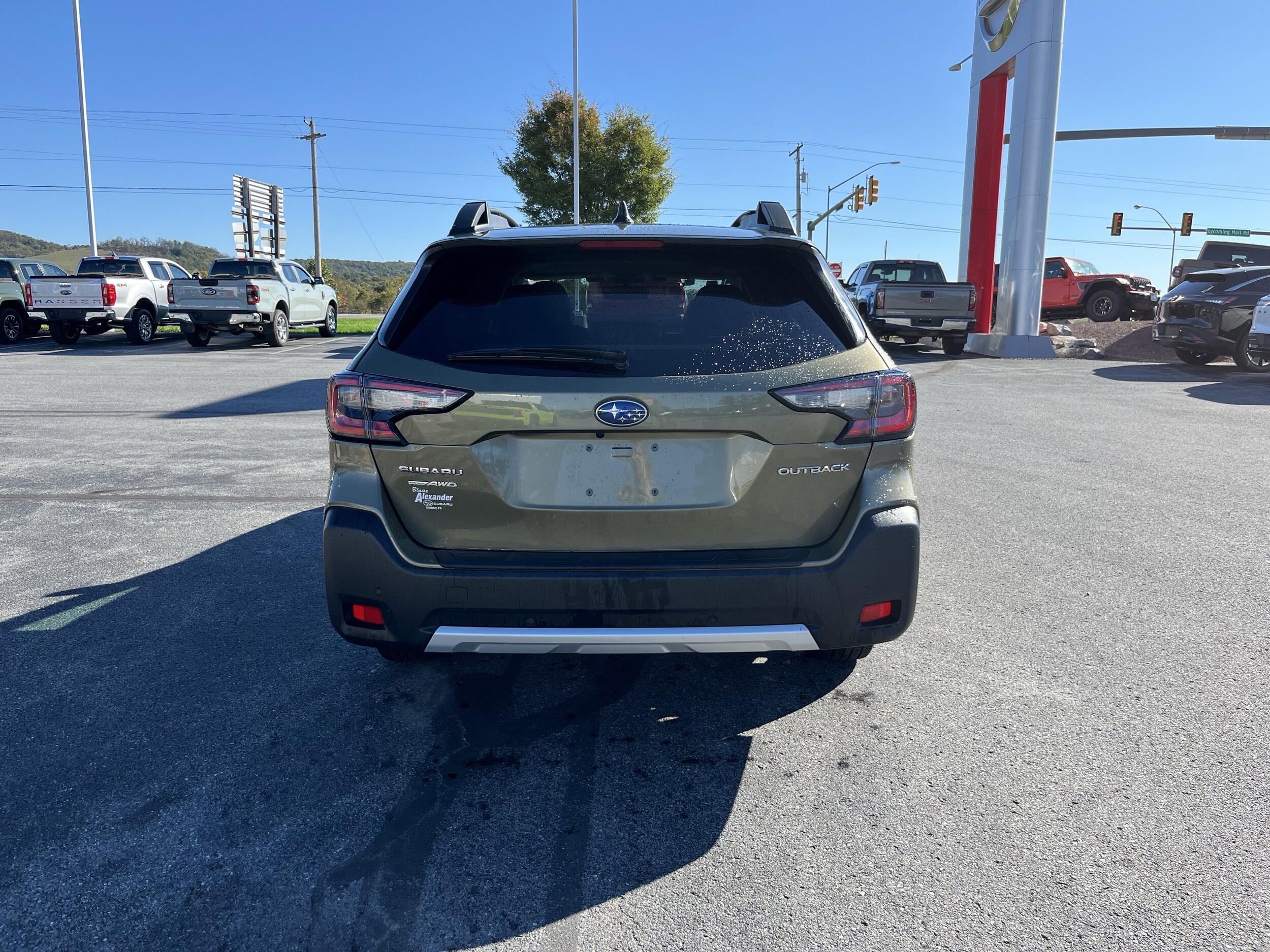 2023 Subaru Outback Limited photo 2