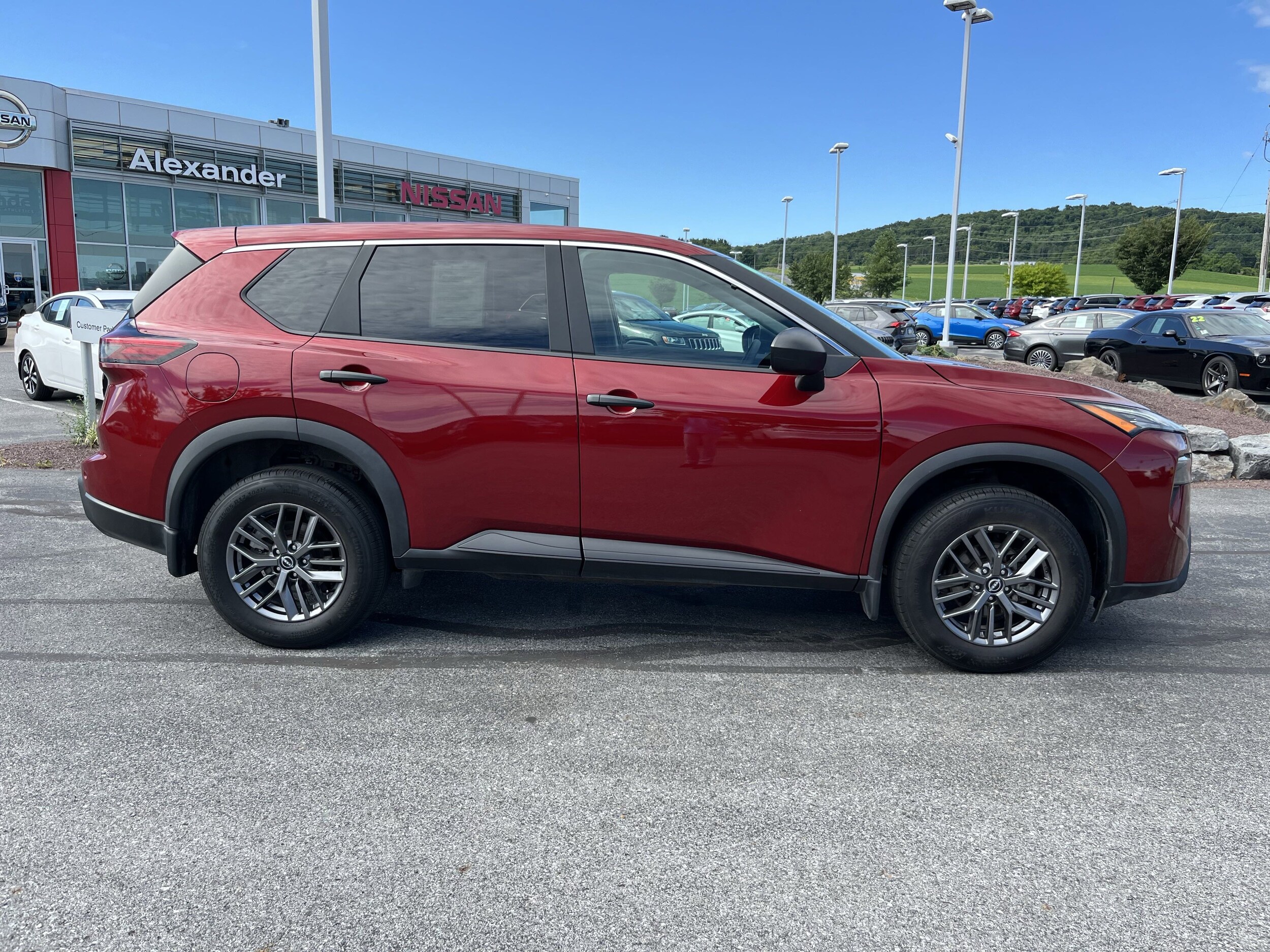 2024 Nissan Rogue AWD S photo 2