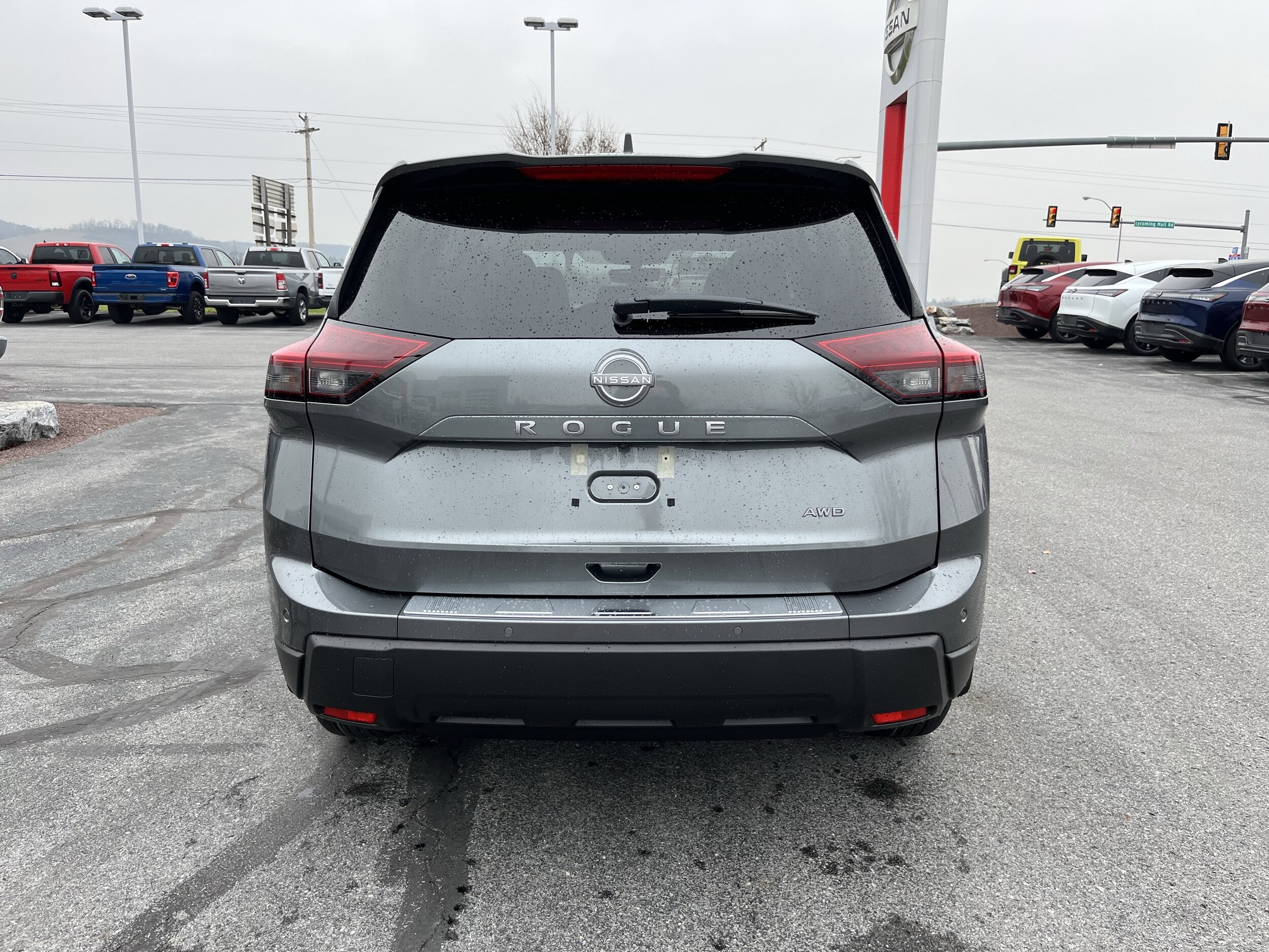 2026 Nissan Rogue SV photo 3