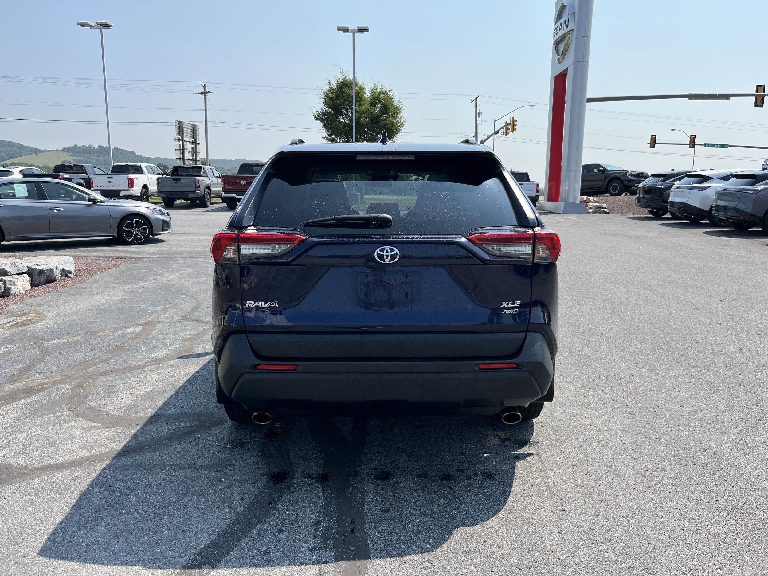 2023 Toyota RAV4 XLE photo 4