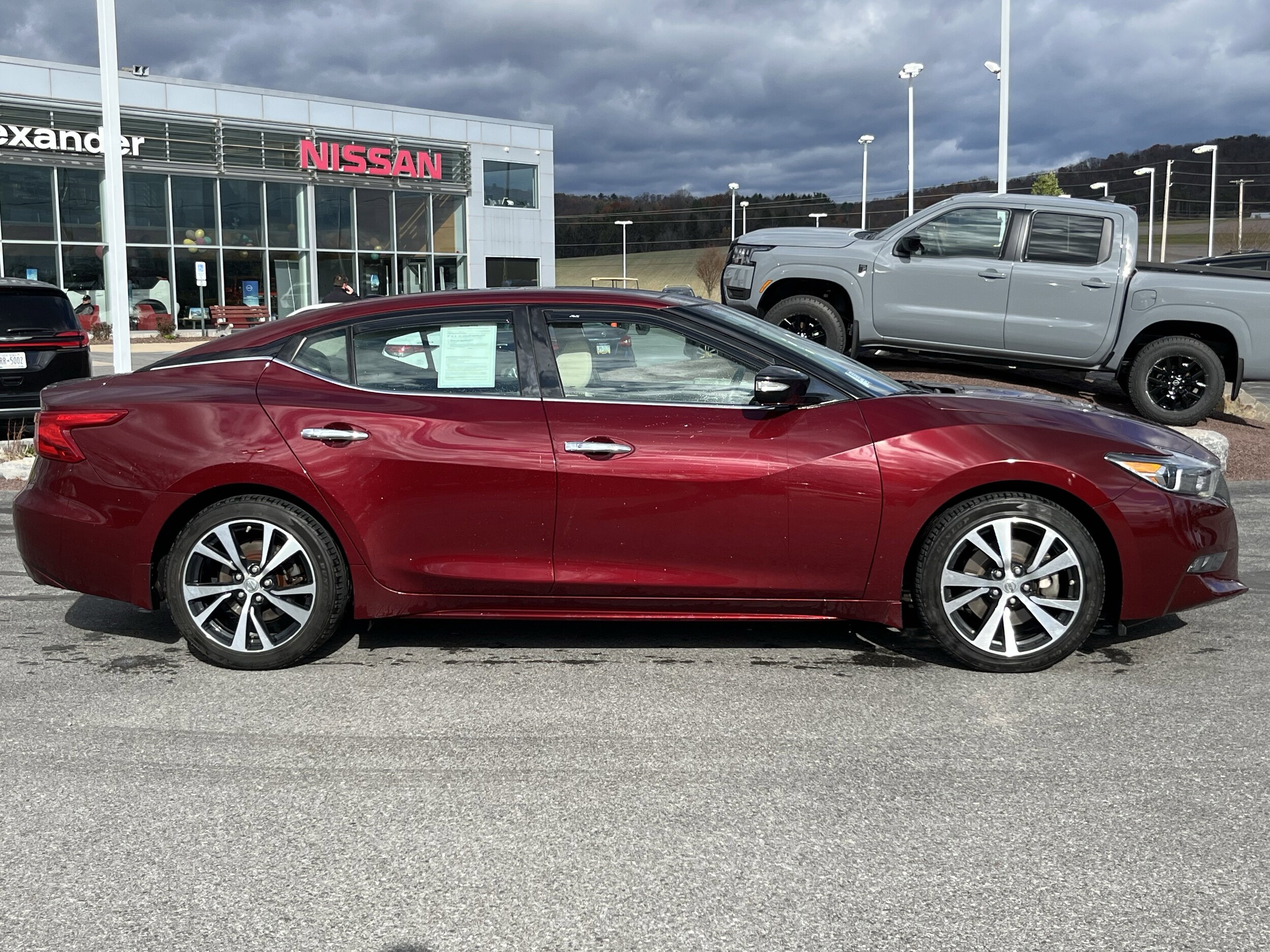 2018 Nissan Maxima SL photo 2