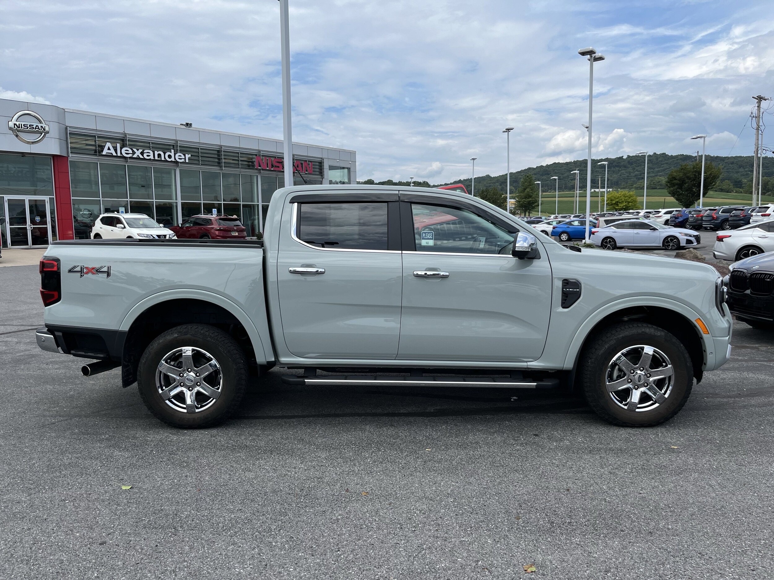 2024 Ford Ranger Lariat photo 2