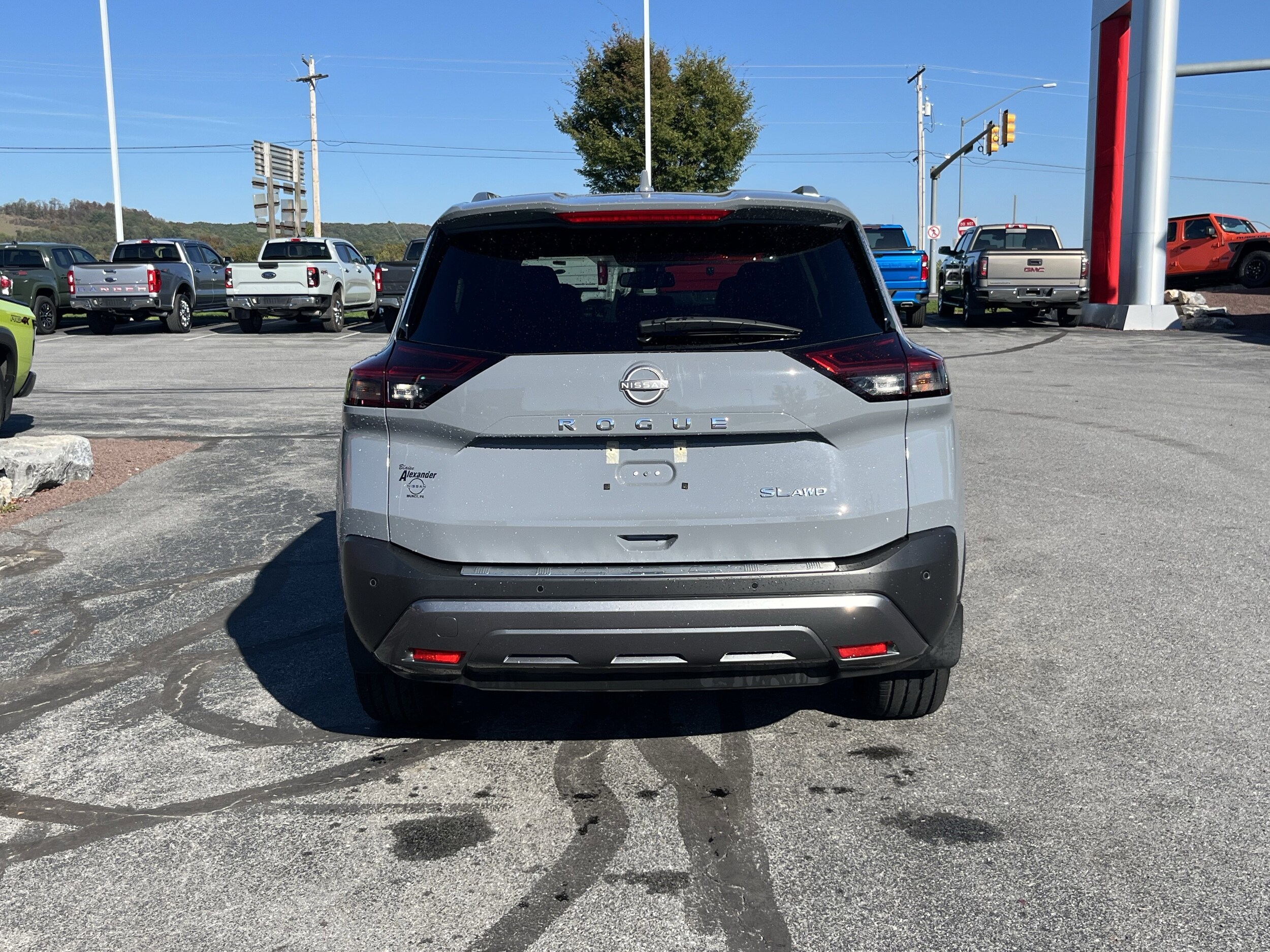 2023 Nissan Rogue AWD SL photo 3
