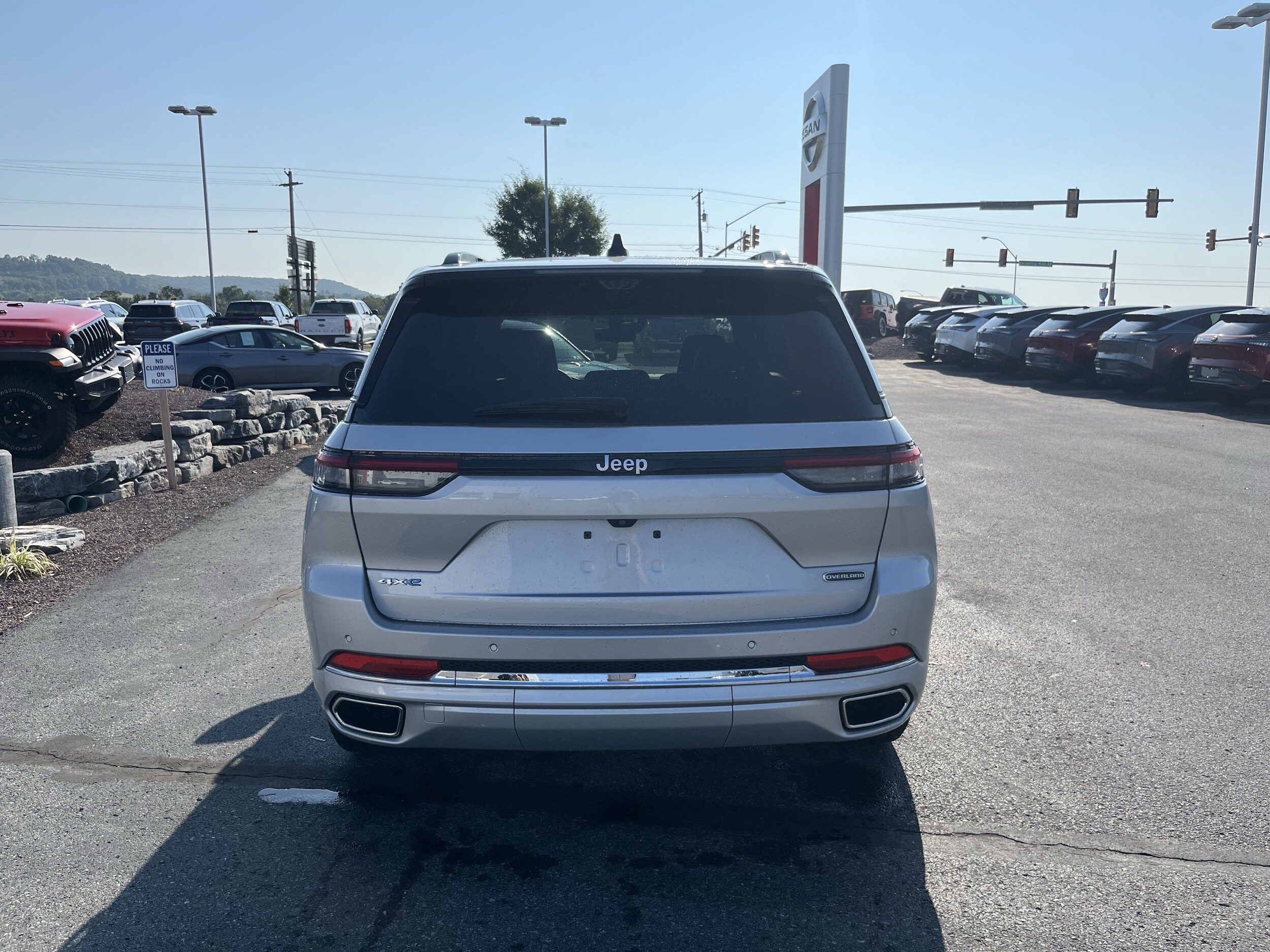 2024 Jeep Cherokee Overland 4xe photo 3