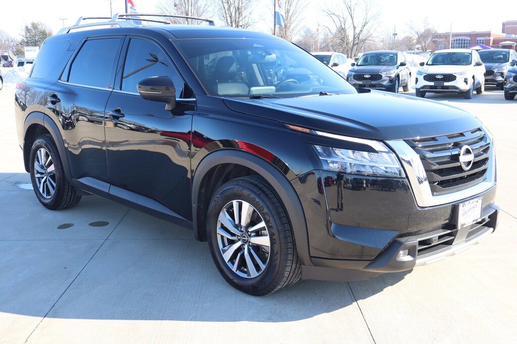 Used 2022 Nissan Pathfinder SL SUV