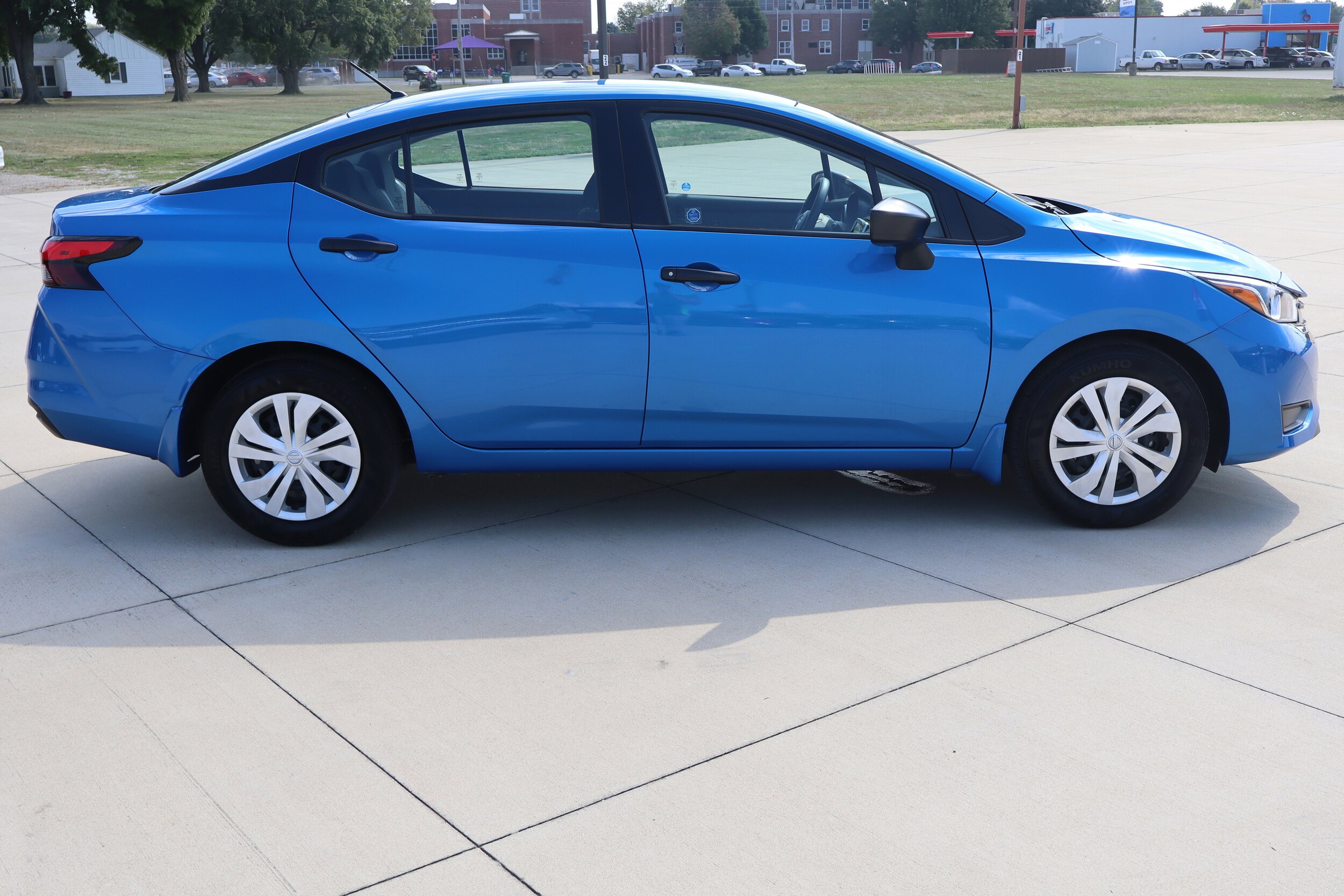 2024 Nissan Versa S photo 4