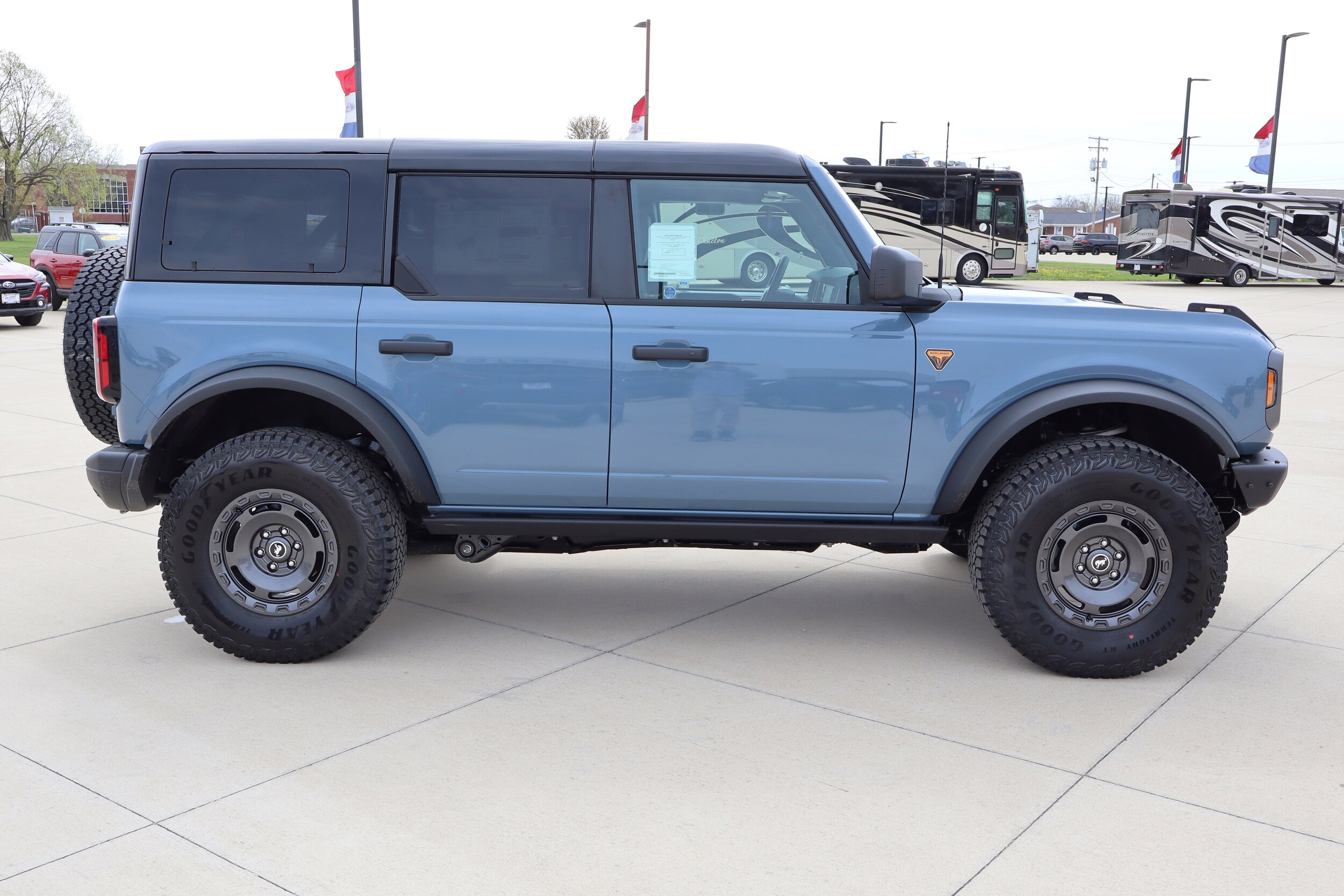 2025 Ford Bronco Badlands photo 4
