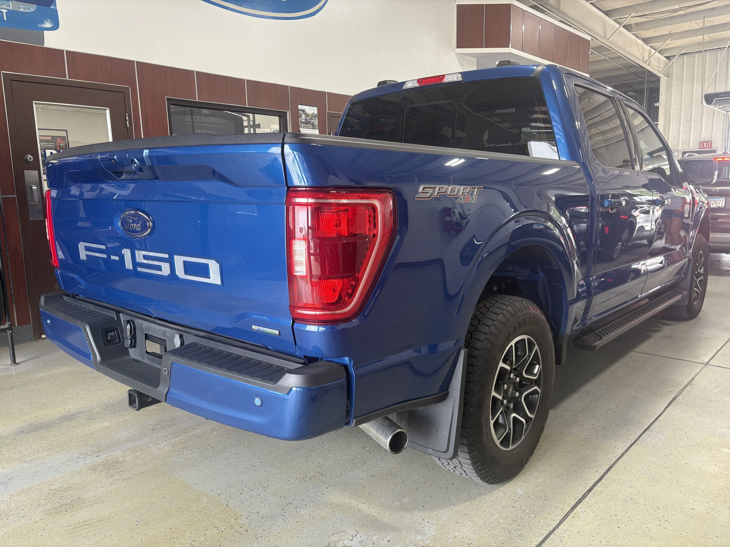 2023 Ford F-150 XLT photo 3