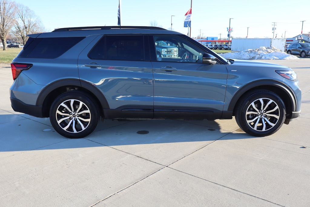 Used 2025 Ford Explorer ST-Line SUV