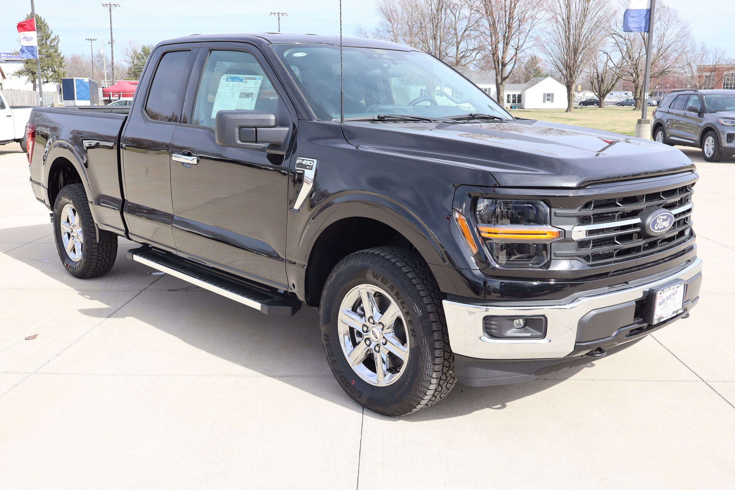 2025 Ford F-150 XLT photo 3