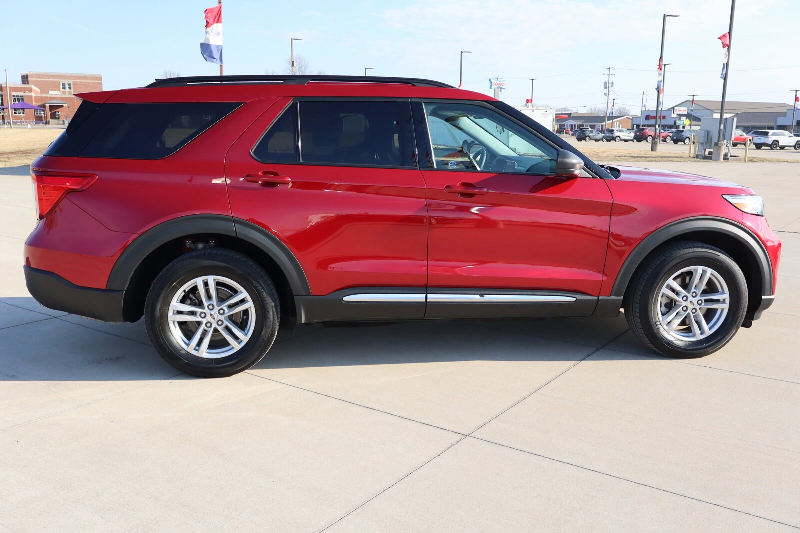 2022 Ford Explorer XLT photo 4