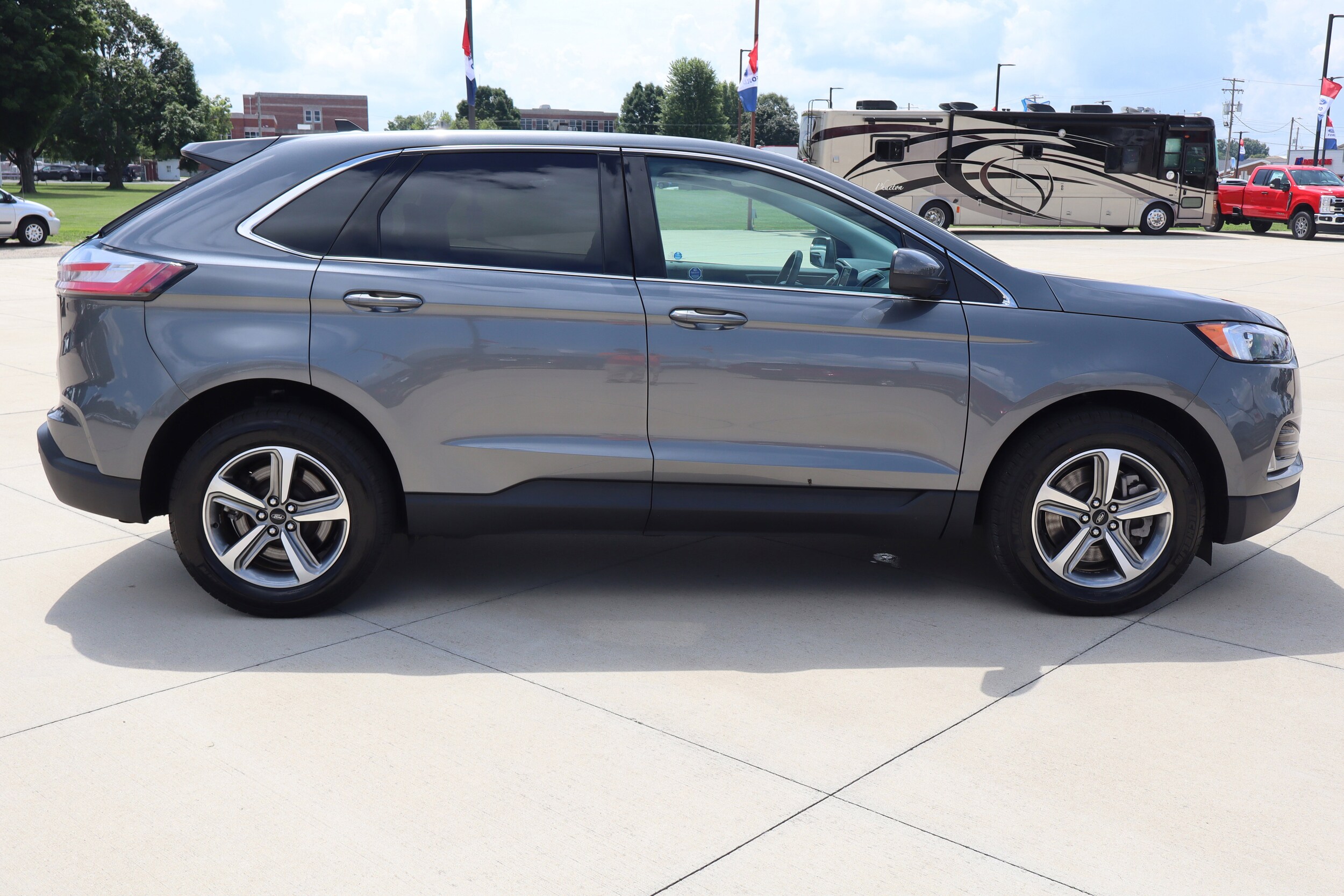2023 Ford Edge SEL photo 4