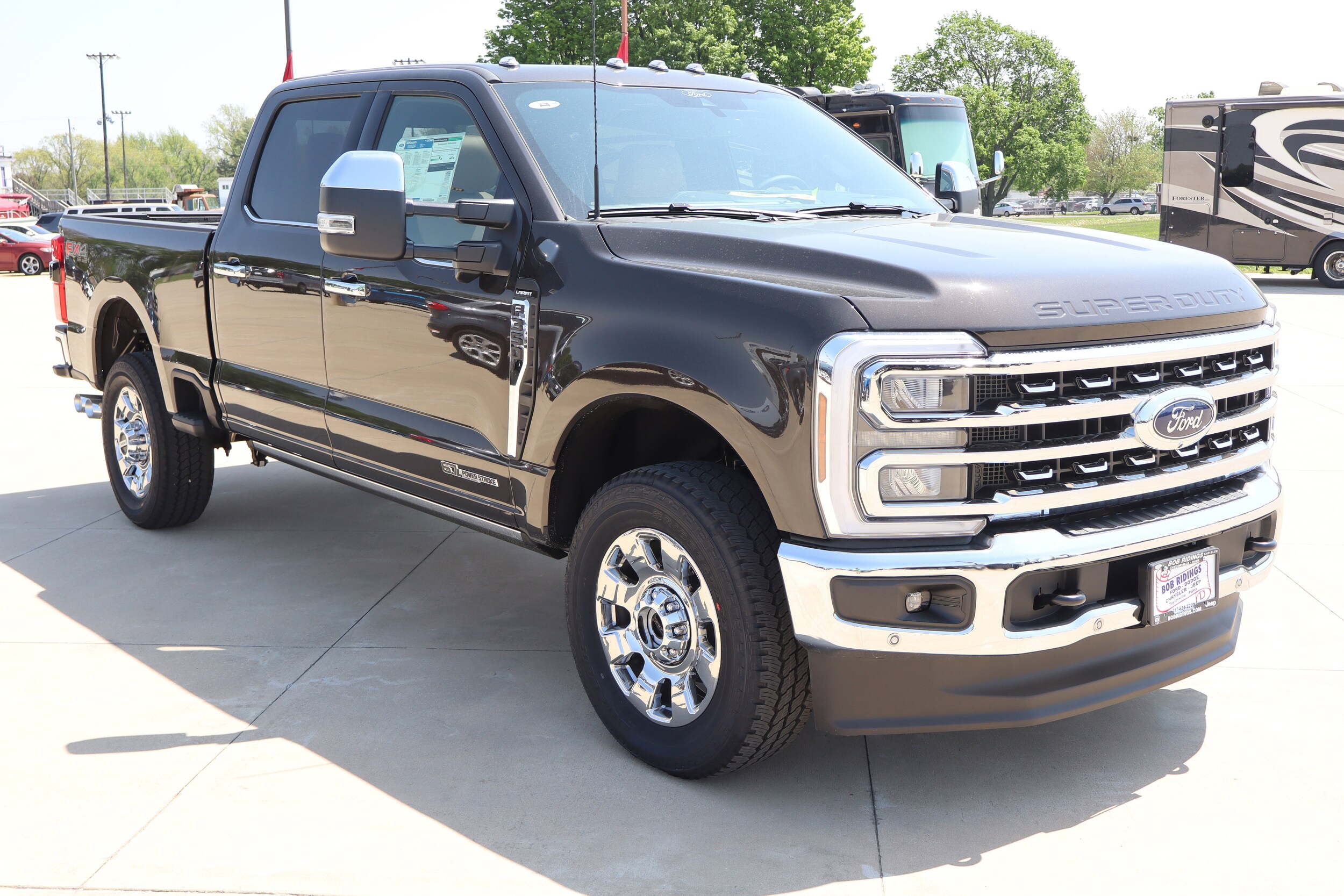 2025 Ford F-350 Lariat photo 3