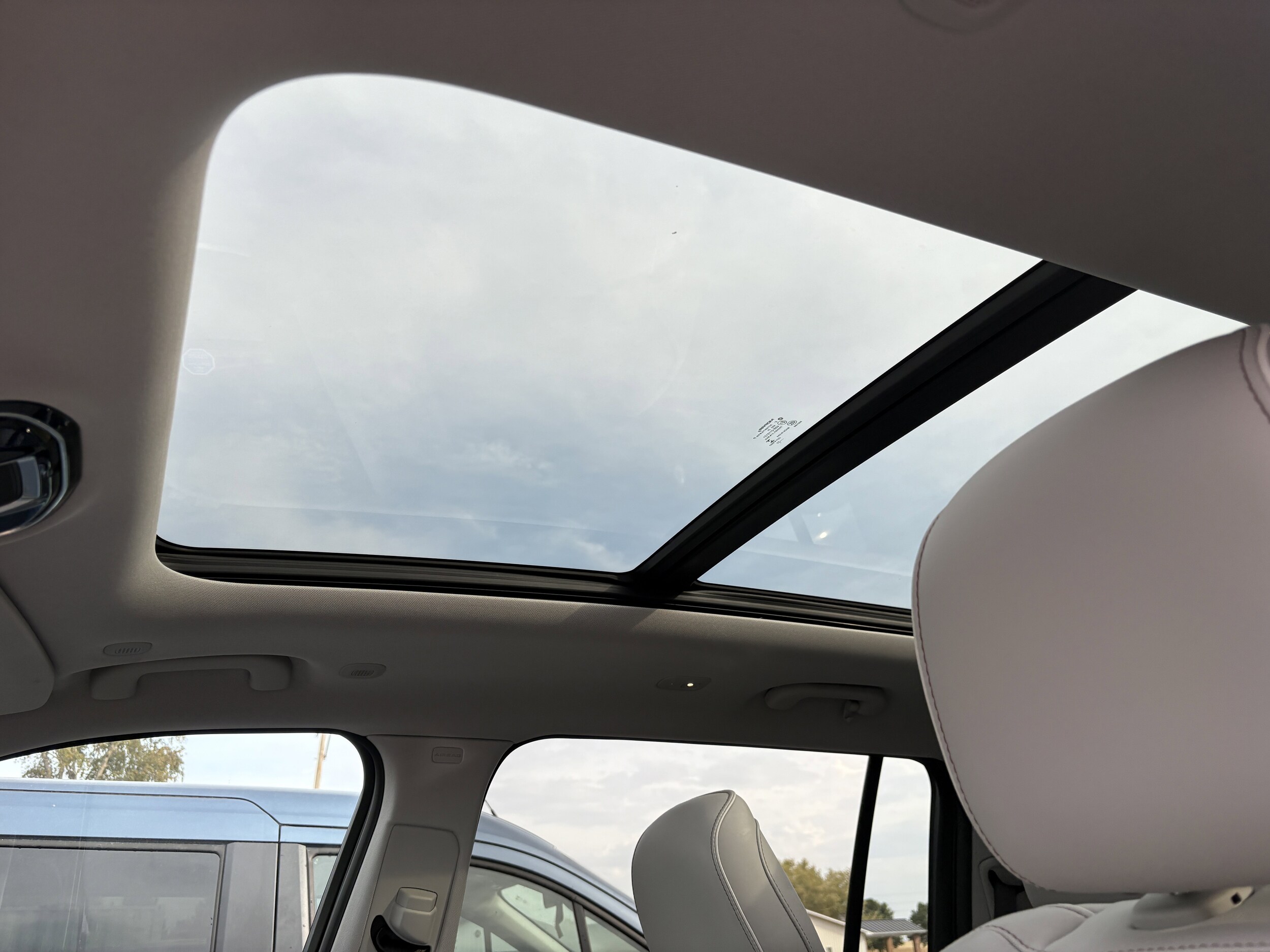 2021 Jeep Grand Cherokee Overland photo 2