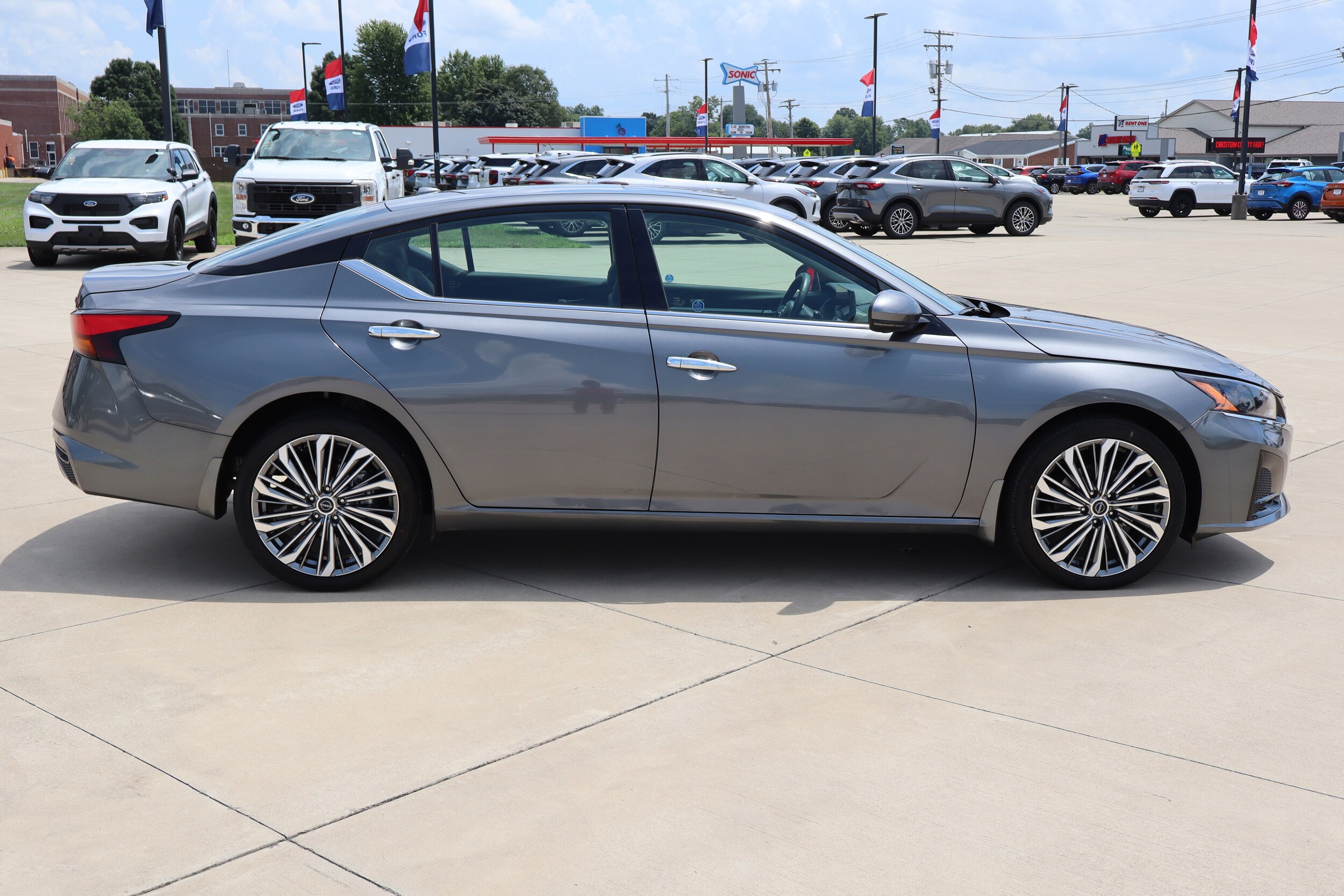 2024 Nissan Altima 2.5 SL photo 4