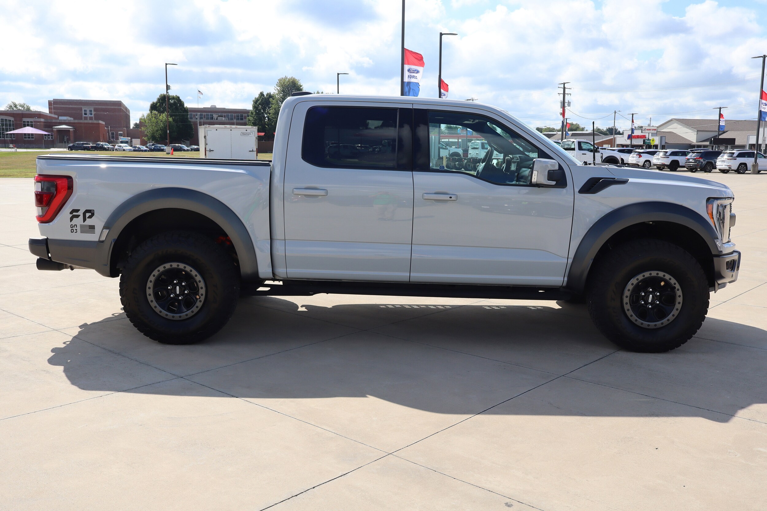 2023 Ford F-150 Raptor photo 4