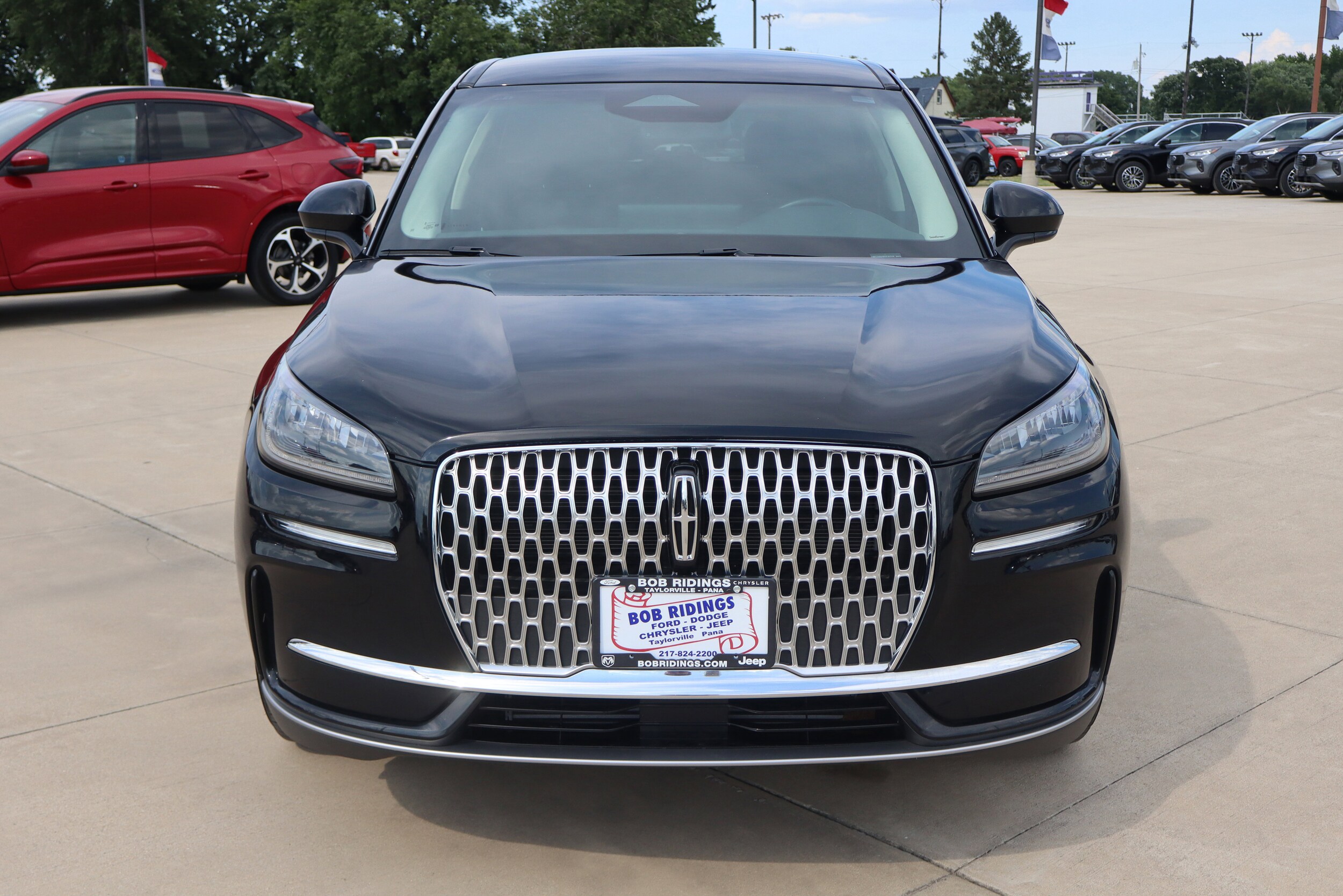 2023 Lincoln Corsair Standard photo 2