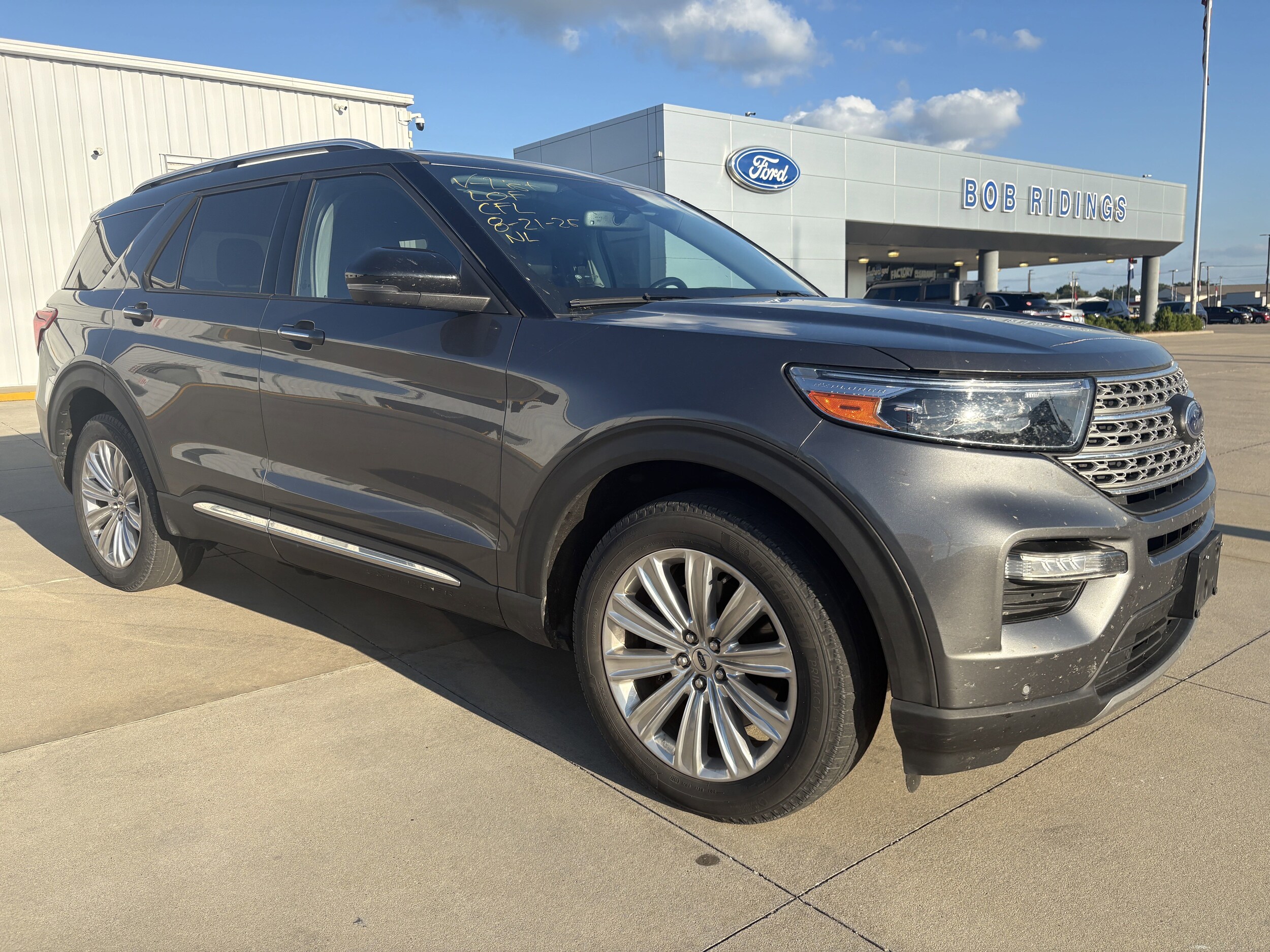 2022 Ford Explorer Limited photo 2