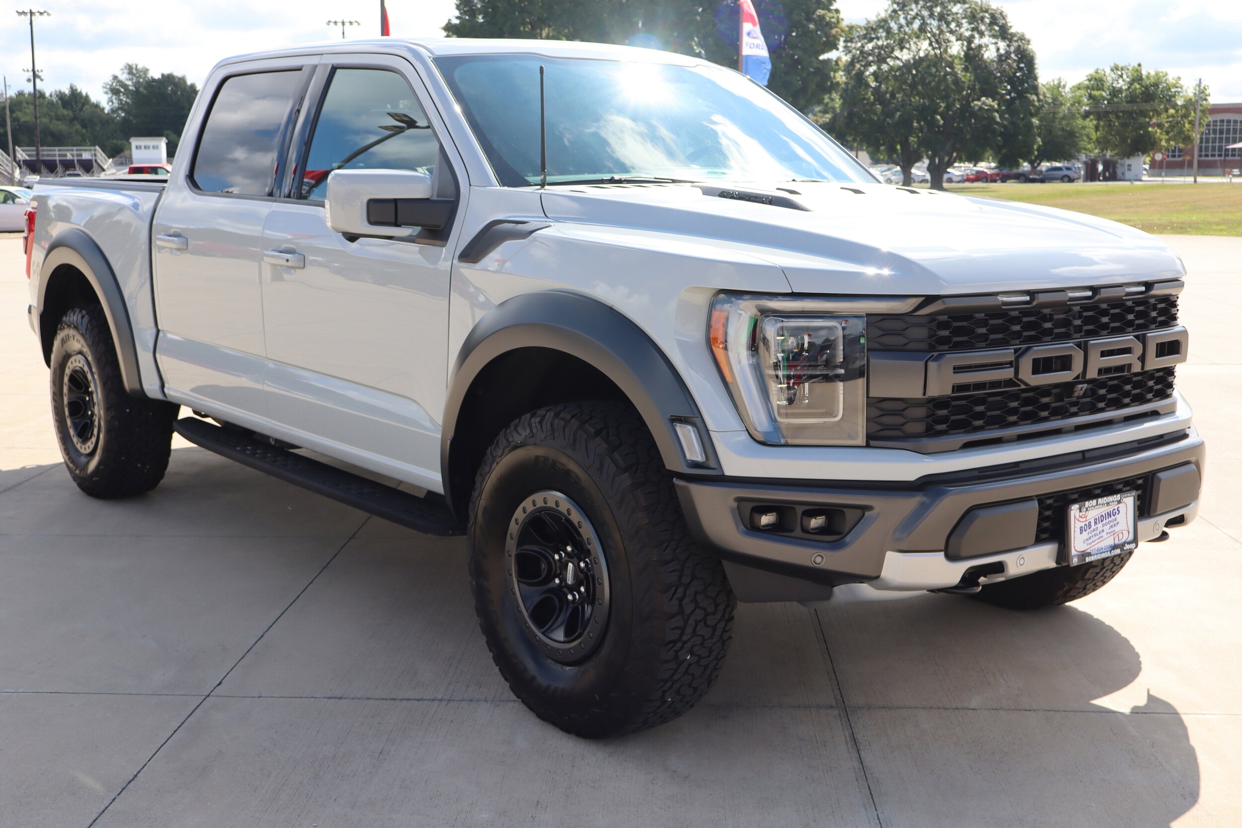 2023 Ford F-150 Raptor photo 3