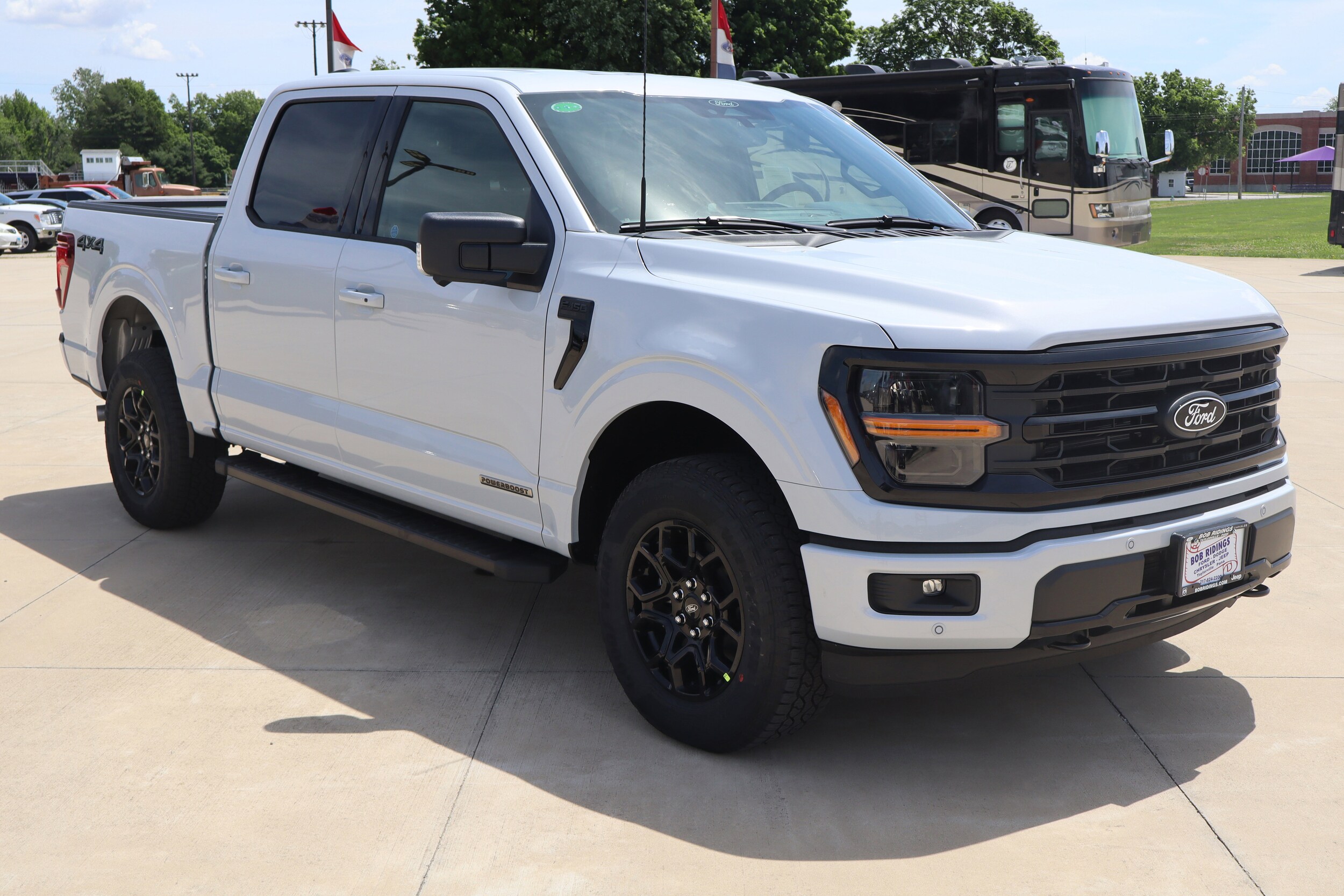 2025 Ford F-150 XLT photo 3