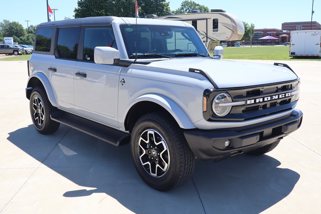 New 2026 Ford Bronco Outer Banks Convertible