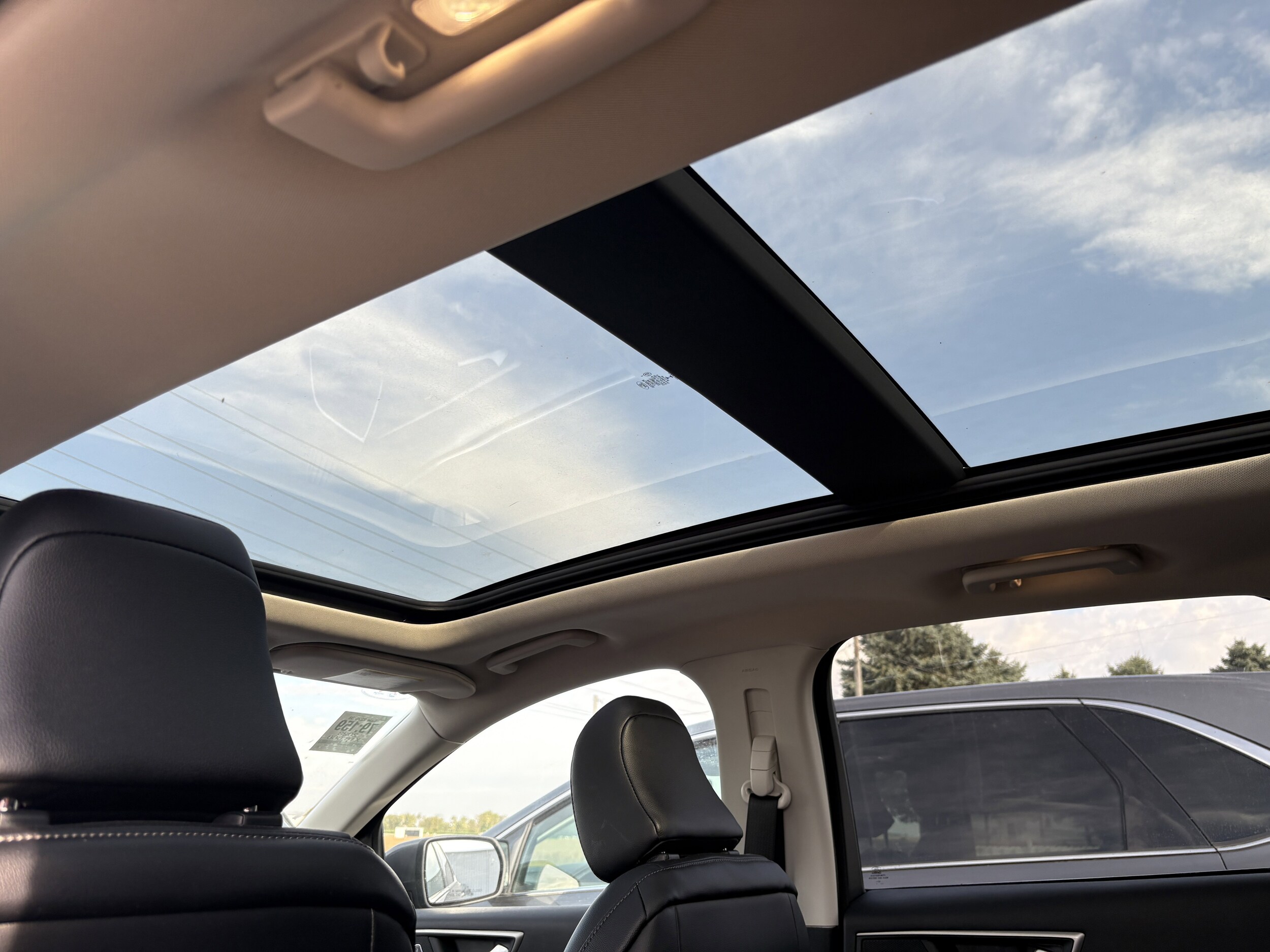 2023 Ford Edge SEL photo 2