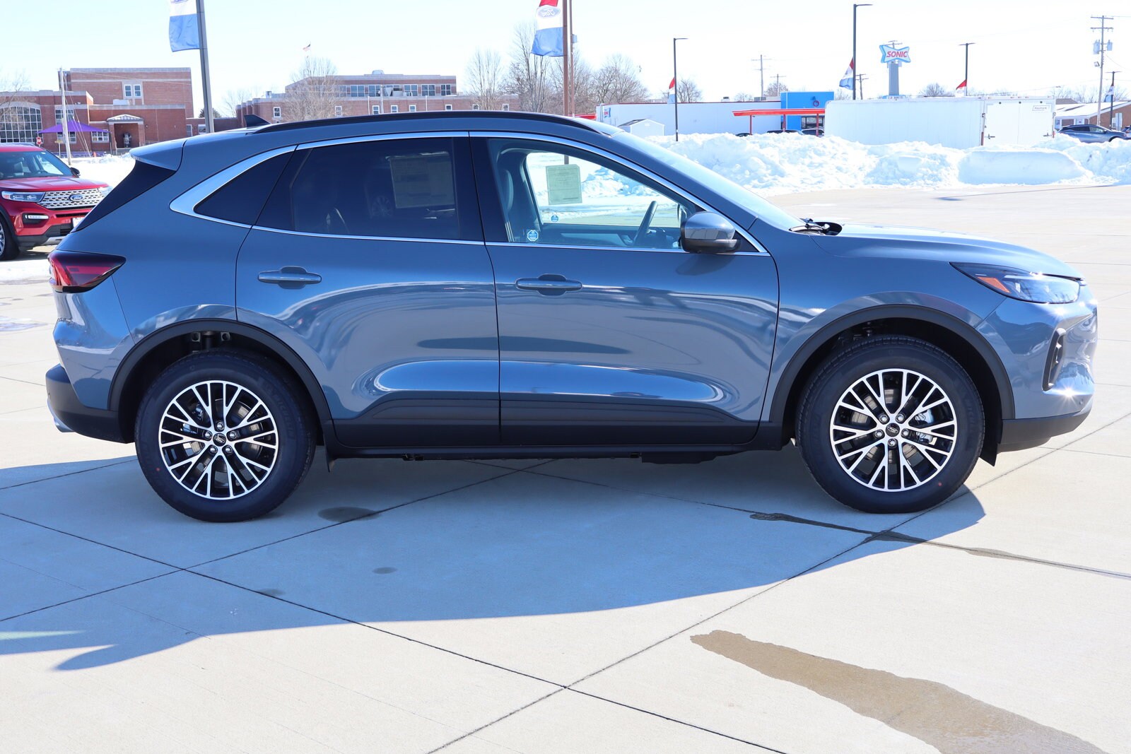 2025 Ford Escape photo 4