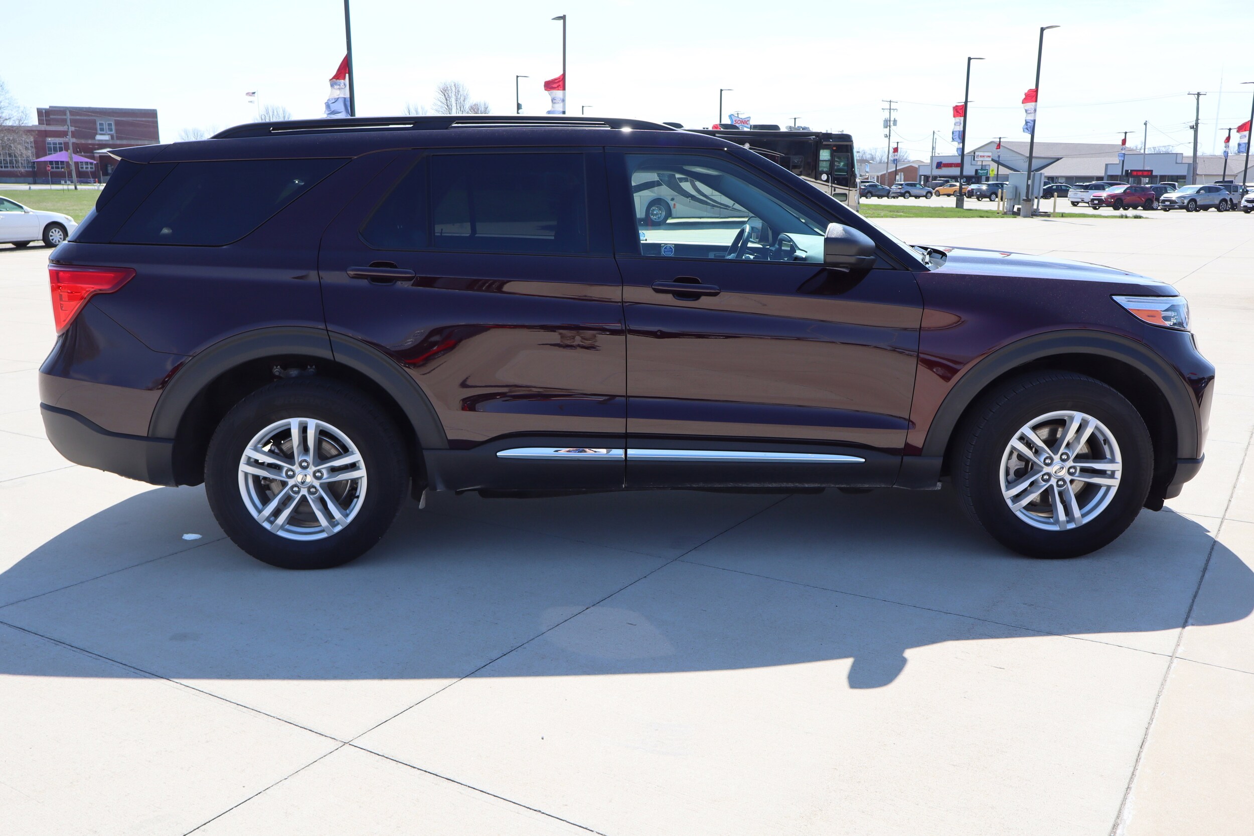 2022 Ford Explorer XLT photo 4