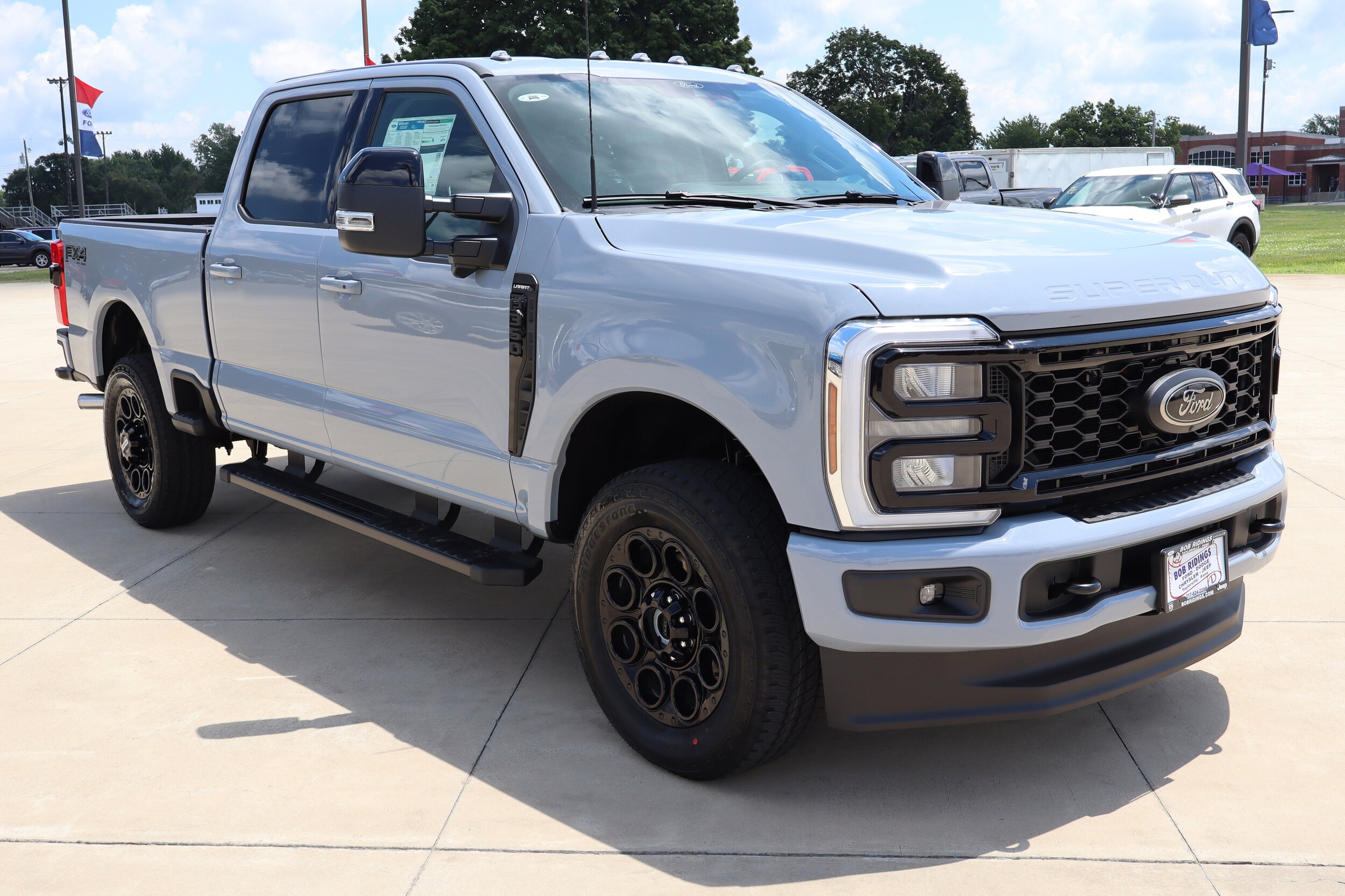 2025 Ford F-350 Lariat photo 3