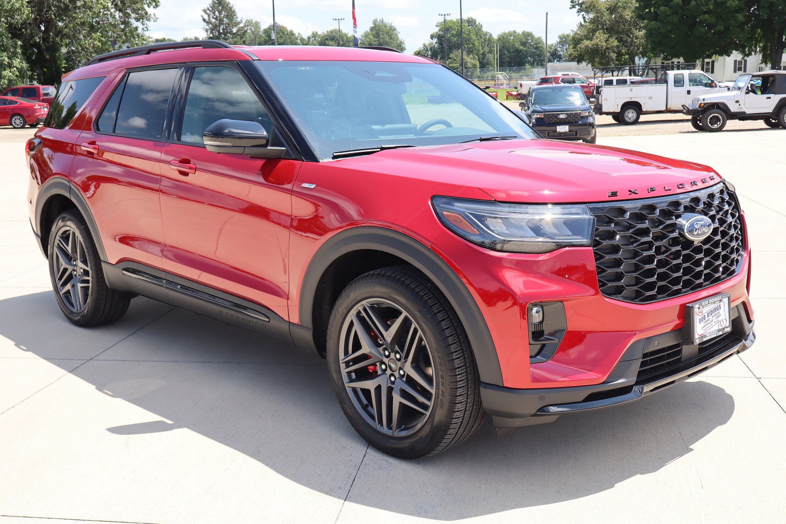 2025 Ford Explorer ST-Line photo 3