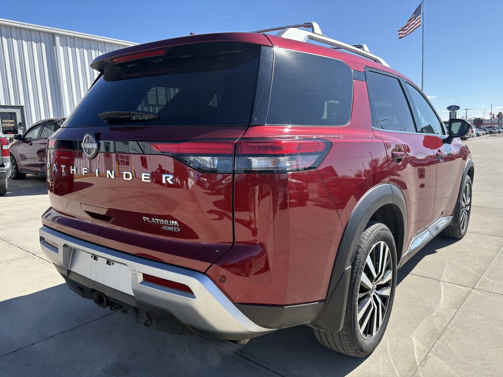 Used 2024 Nissan Pathfinder Platinum SUV